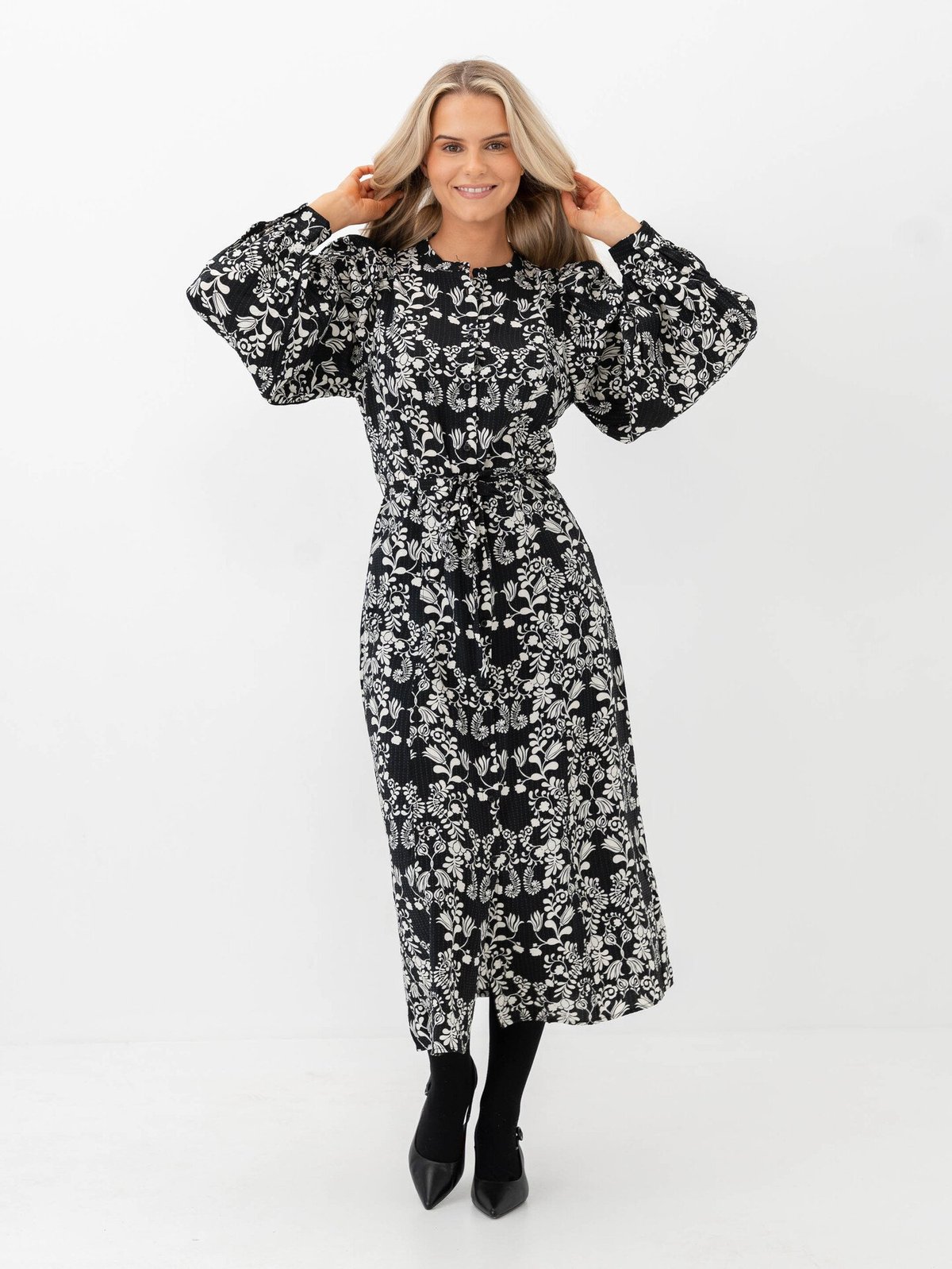 Ichi Gocina Dress Black Flower Aop