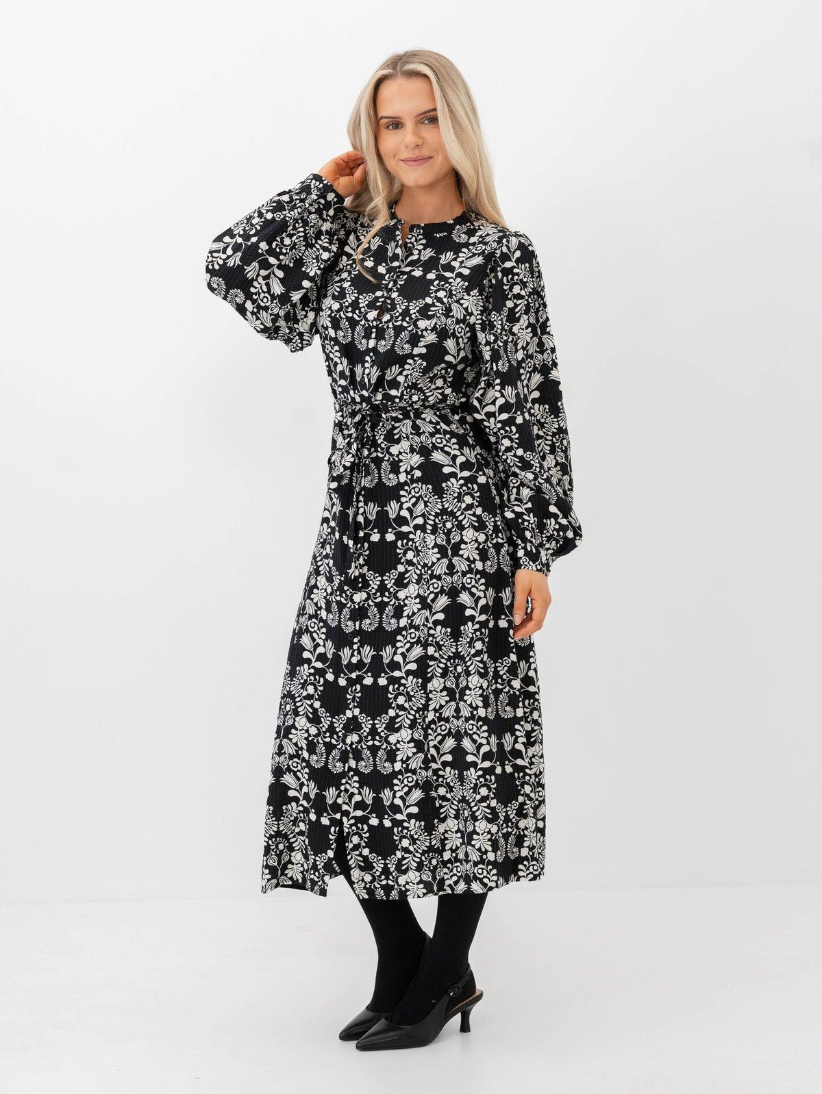 Ichi Gocina Dress Black Flower Aop