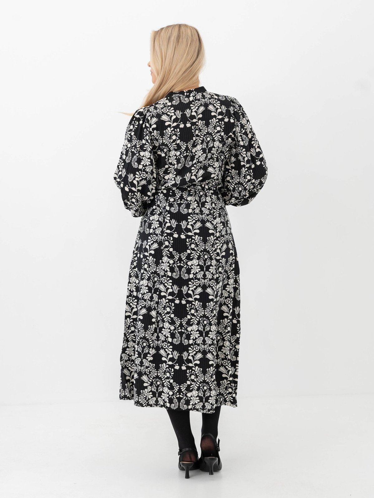 Ichi Gocina Dress Black Flower Aop