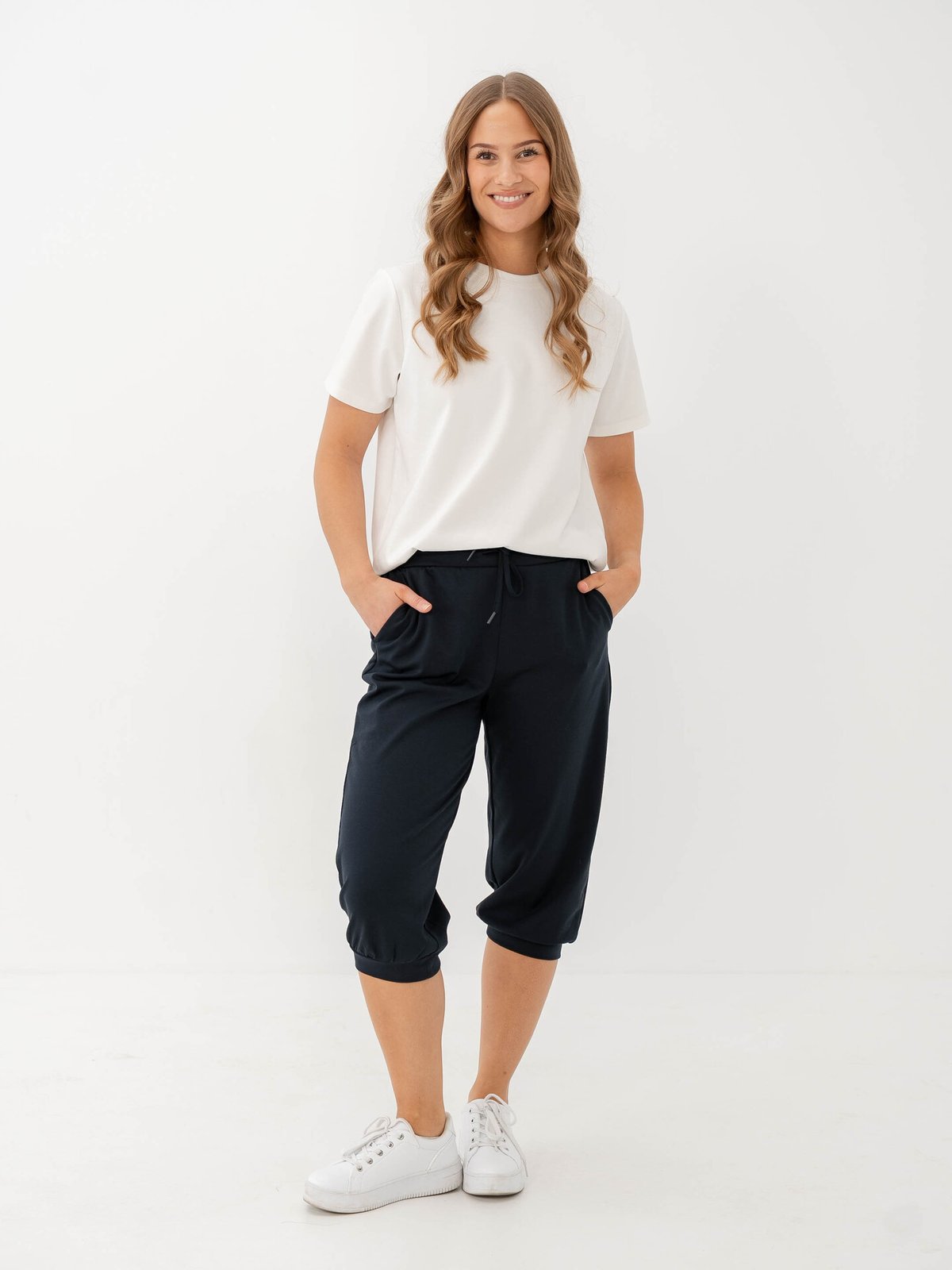 Ichi Kate Capri Pant Total eclipse