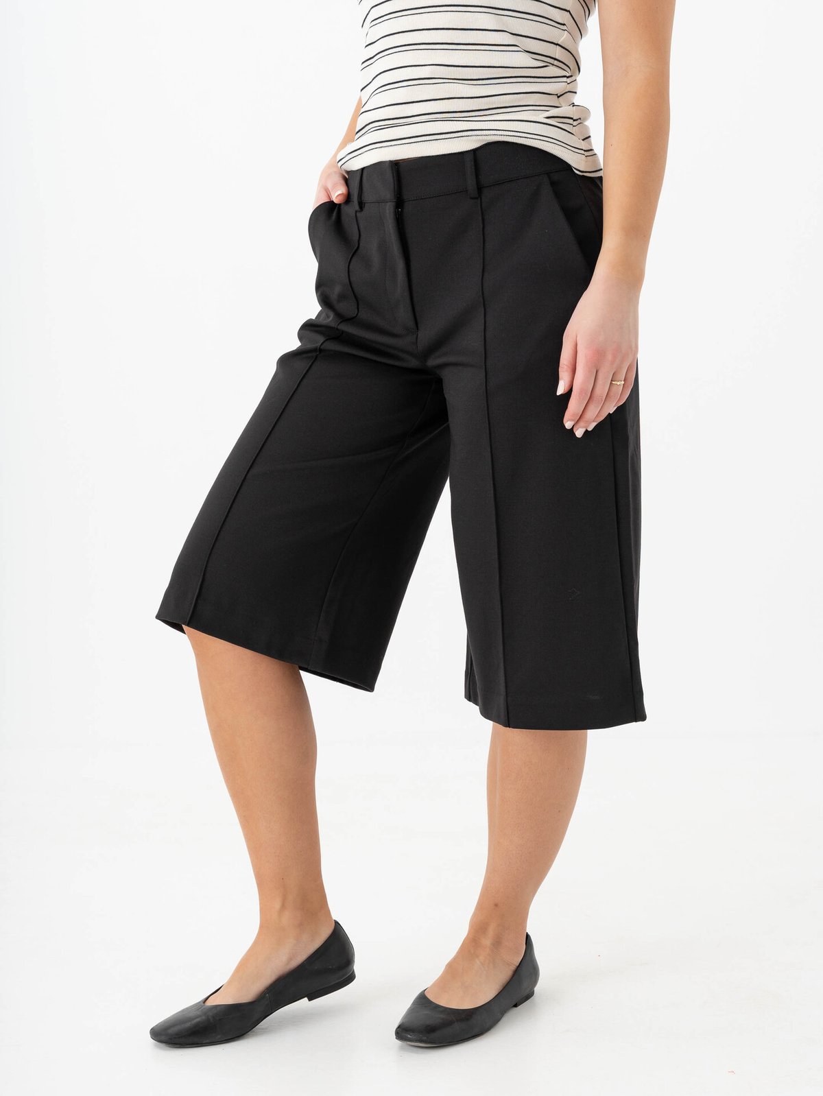 Ichi Kate Bermuda Shorts Black