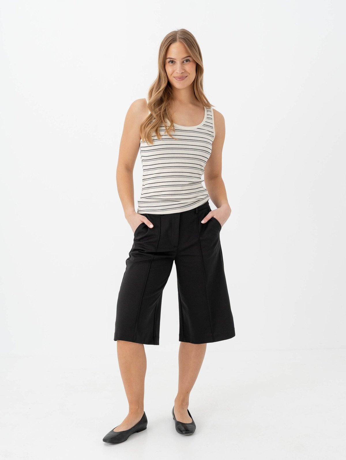 Ichi Kate Bermuda Shorts Black