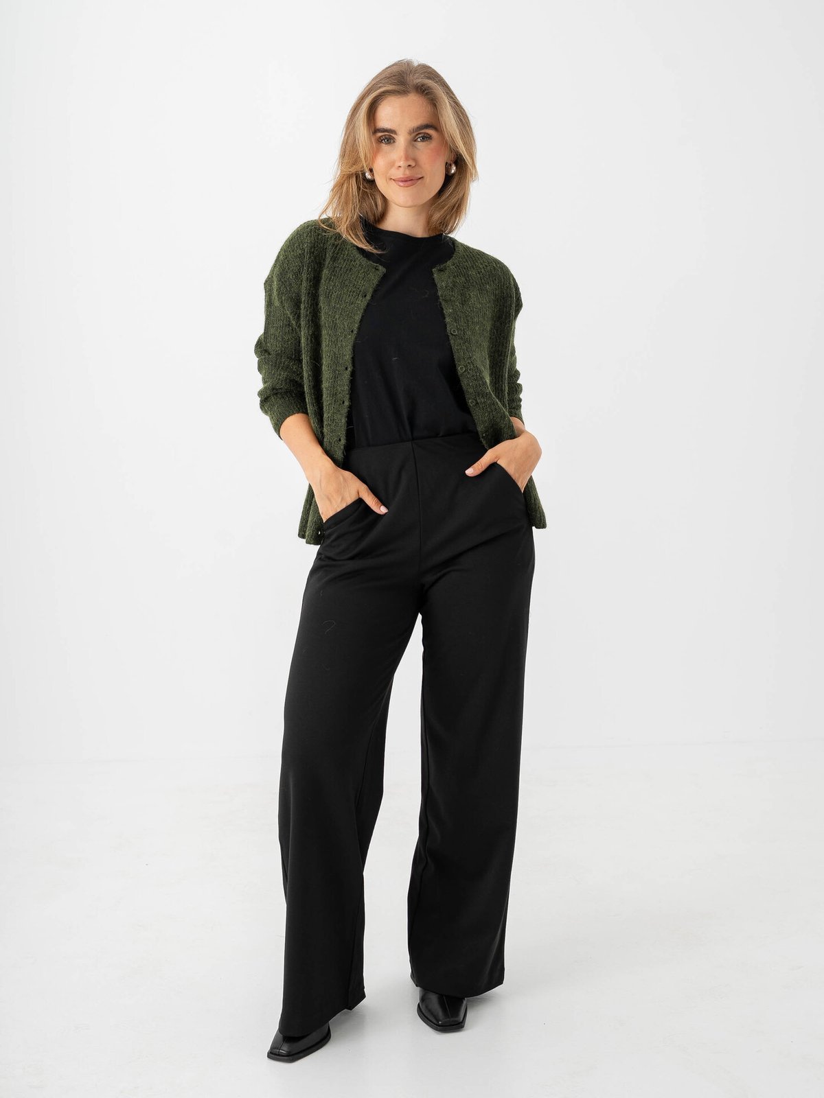 Ichi Kamara Cardigan13 Rifle Green