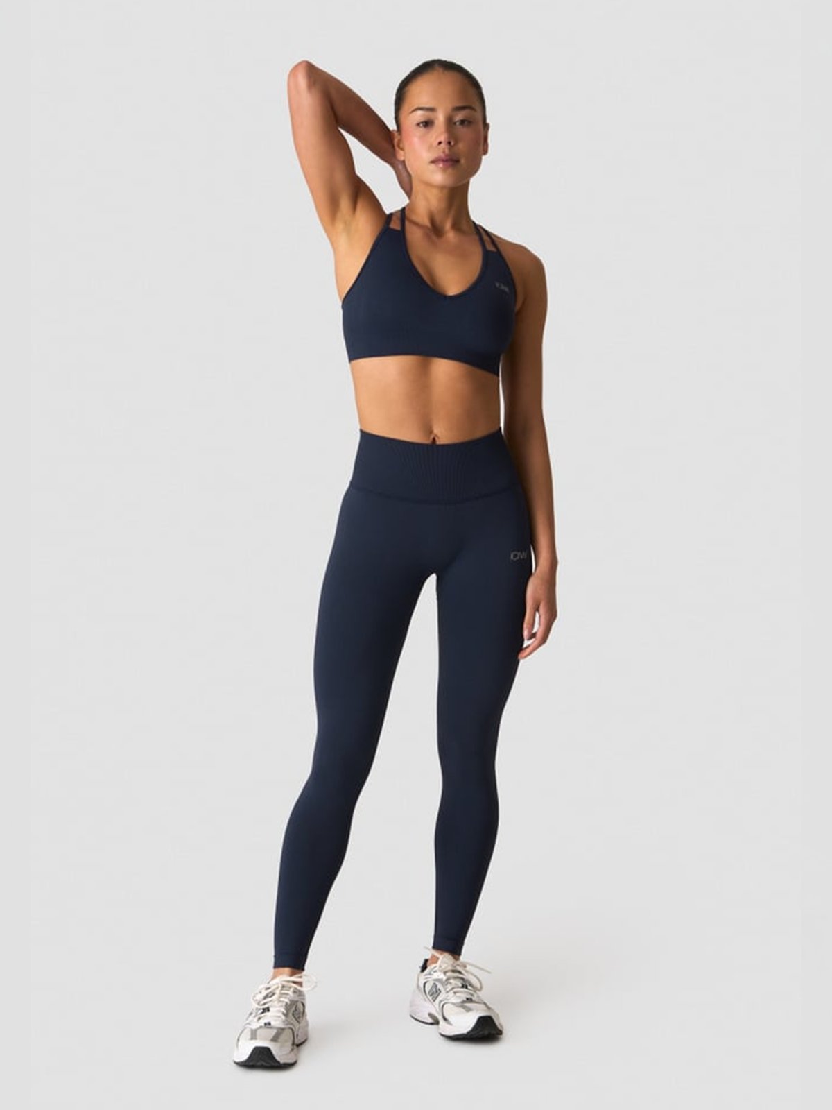 ICIW Define Seamless V-Neck Sports Bra Midnight Blue