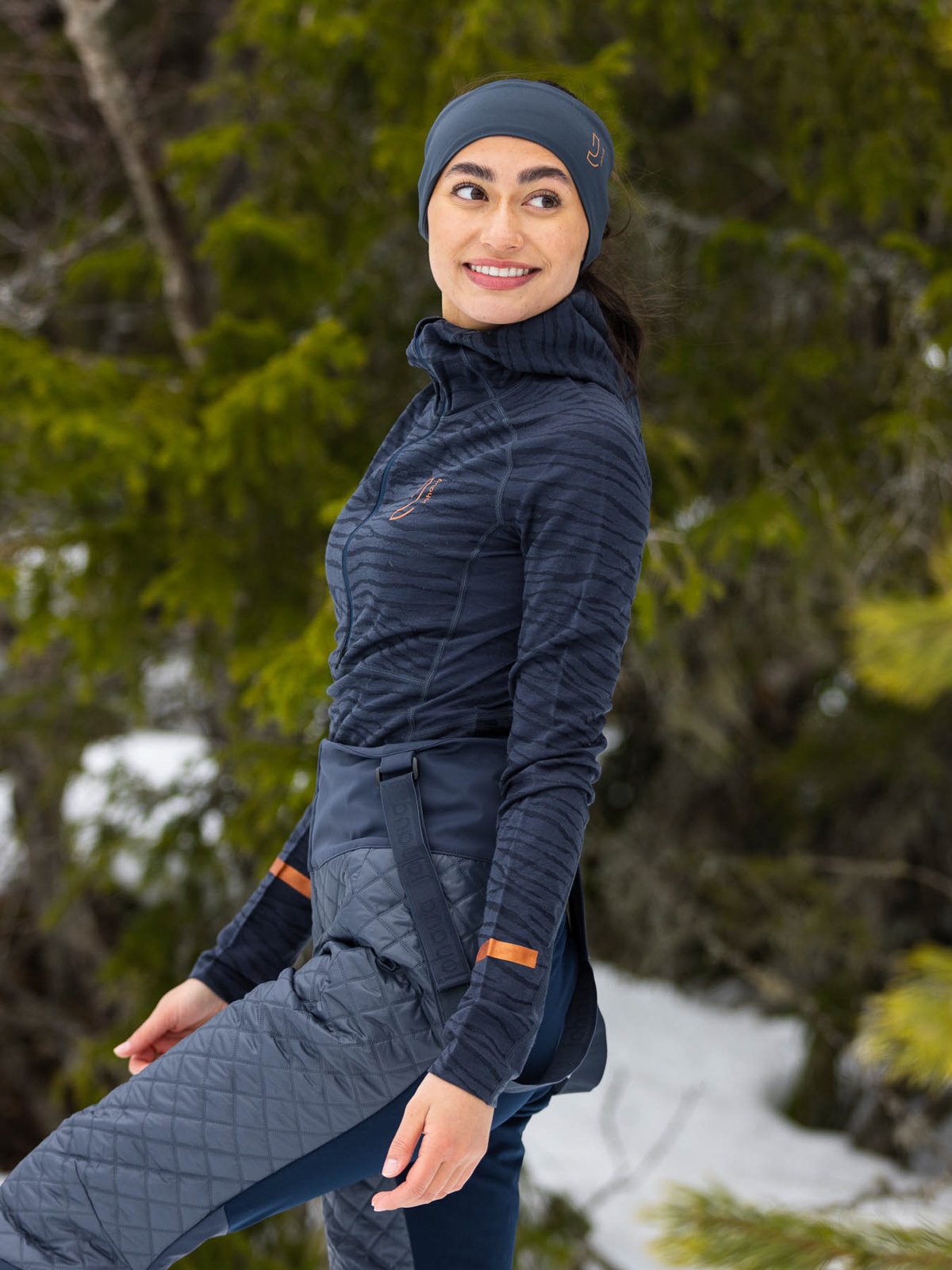 Johaug Advance Tech-Wool Hood Ink