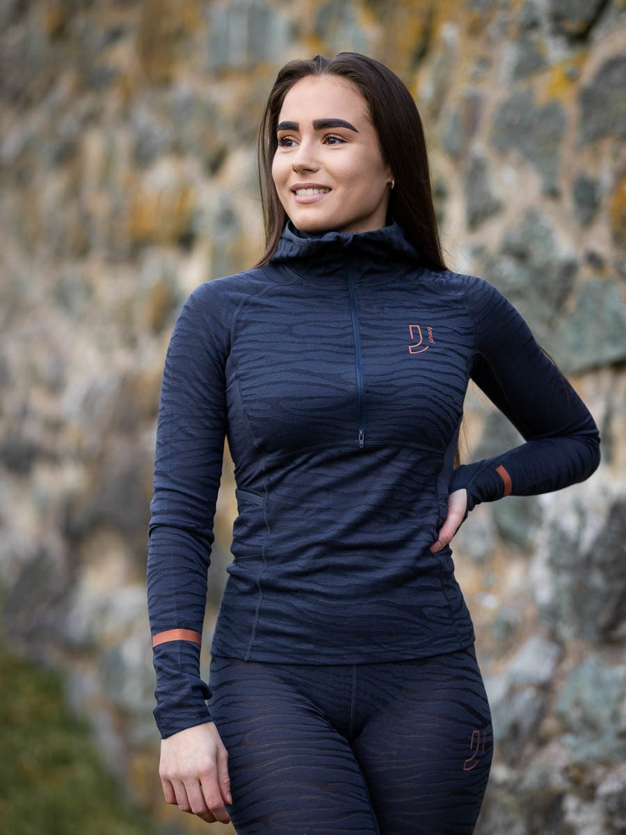 Johaug Advance Tech-Wool Hood Ink