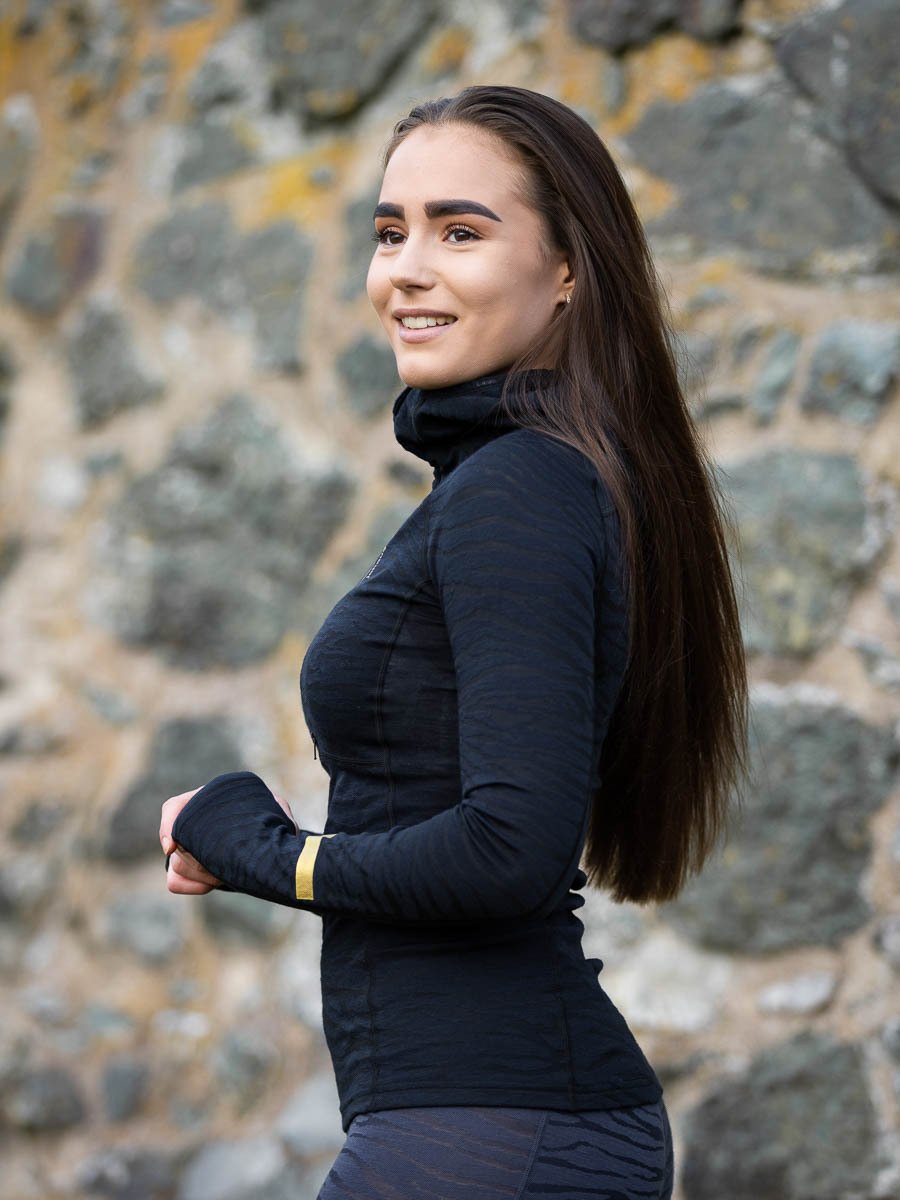 Johaug Advance Tech-Wool Hood Black