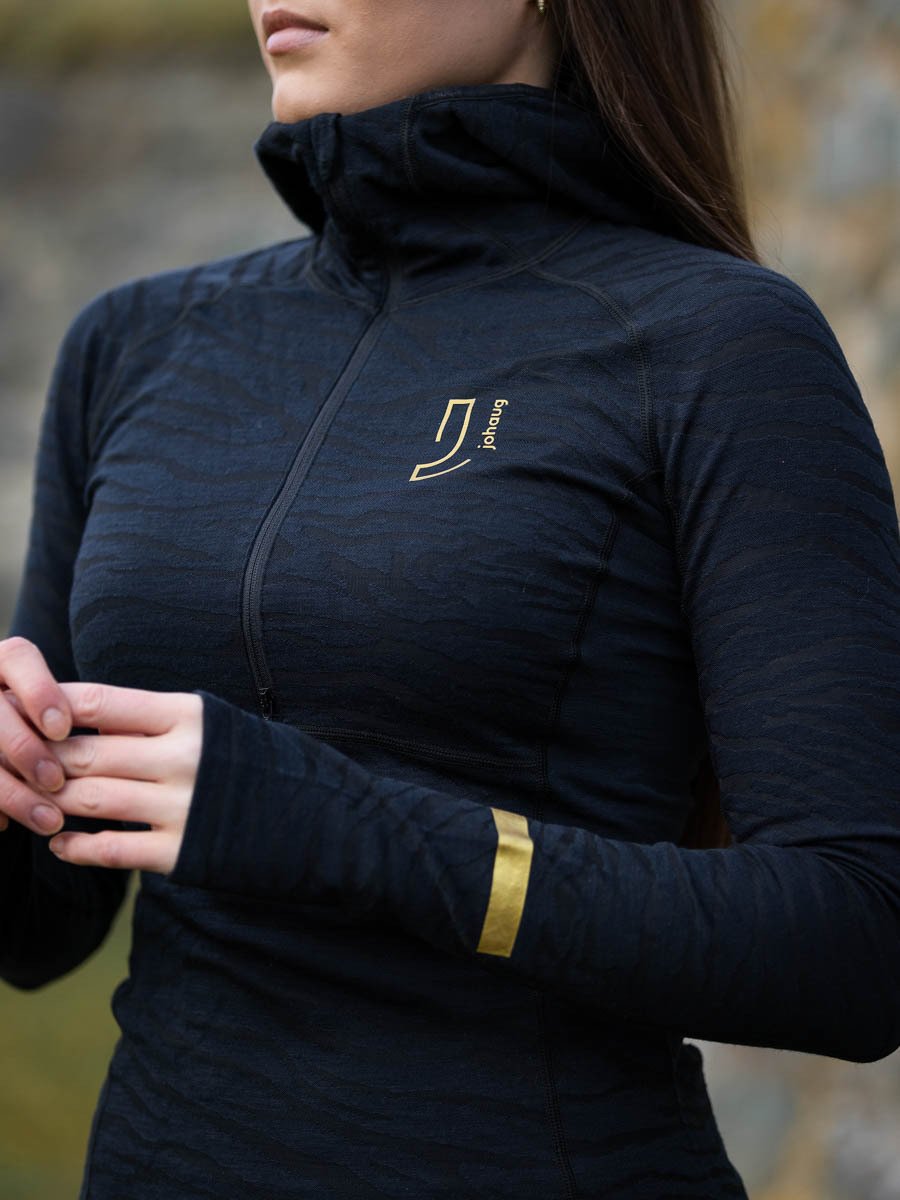 Johaug Advance Tech-Wool Hood Black