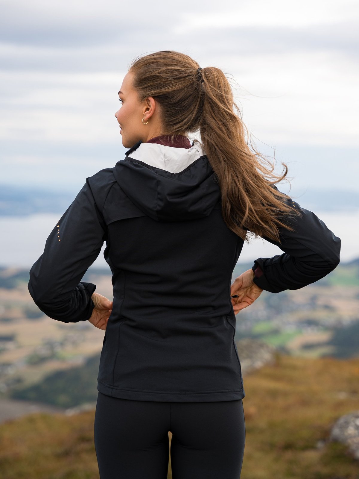 Johaug Powder Jacket Black - Get Inspired Exclusive Collection