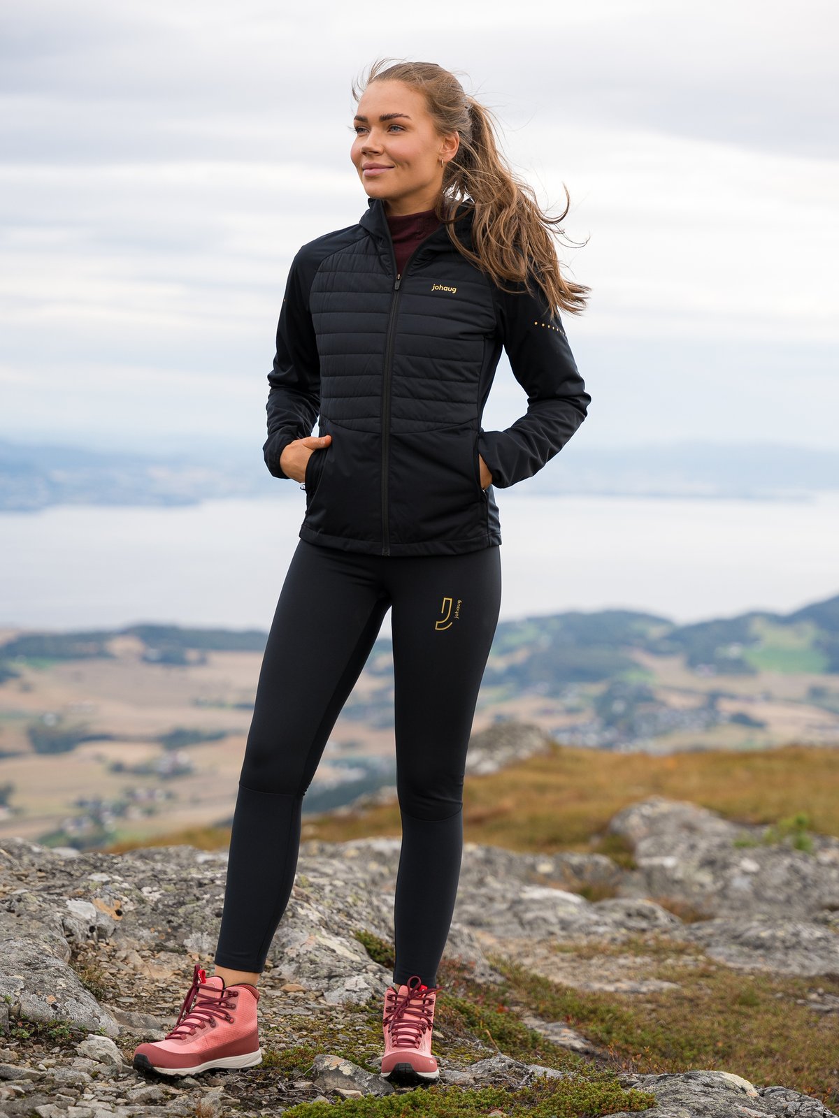 Johaug Powder Jacket Black - Get Inspired Exclusive Collection