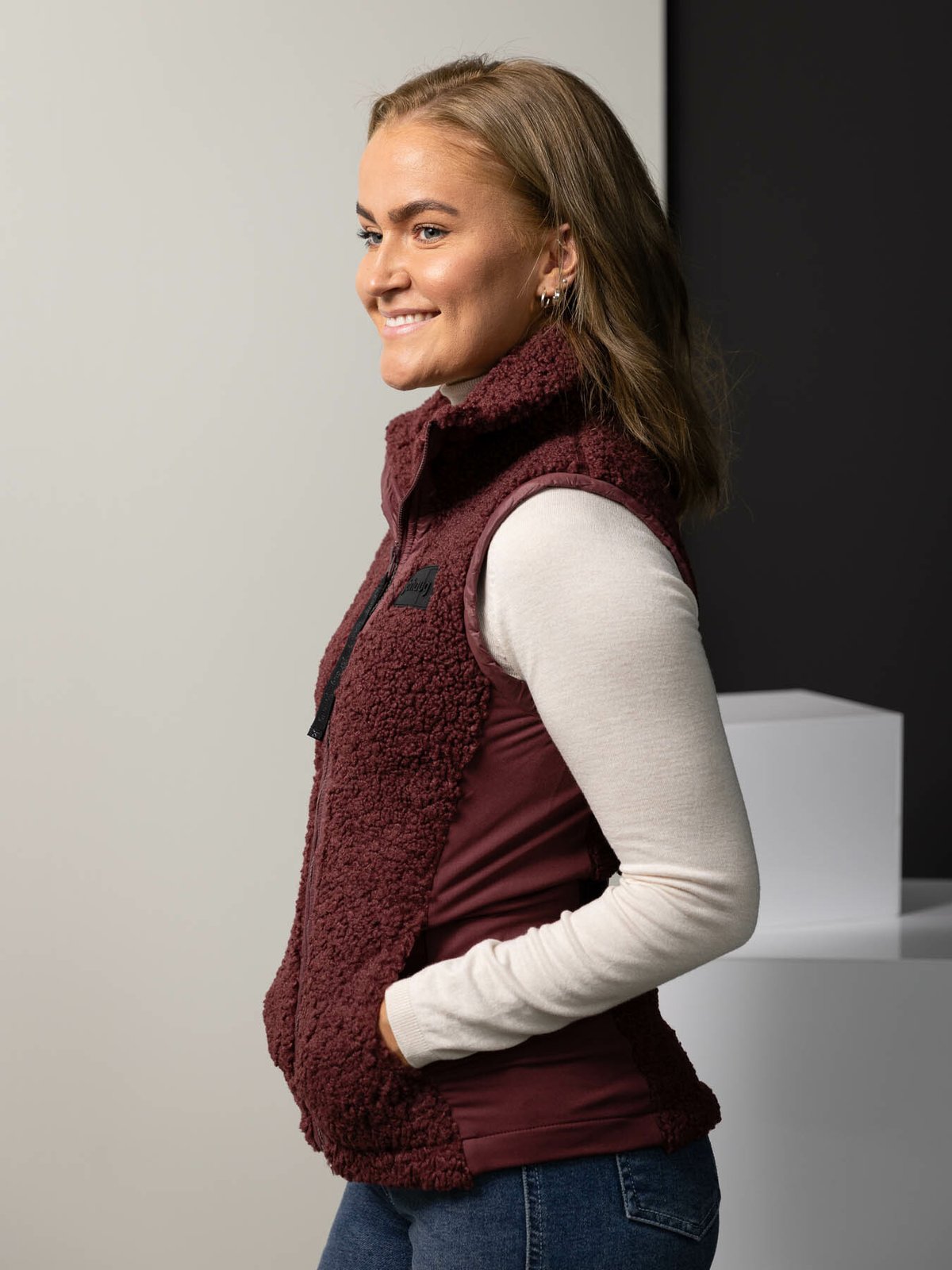 Johaug Sway Vest Brownish red