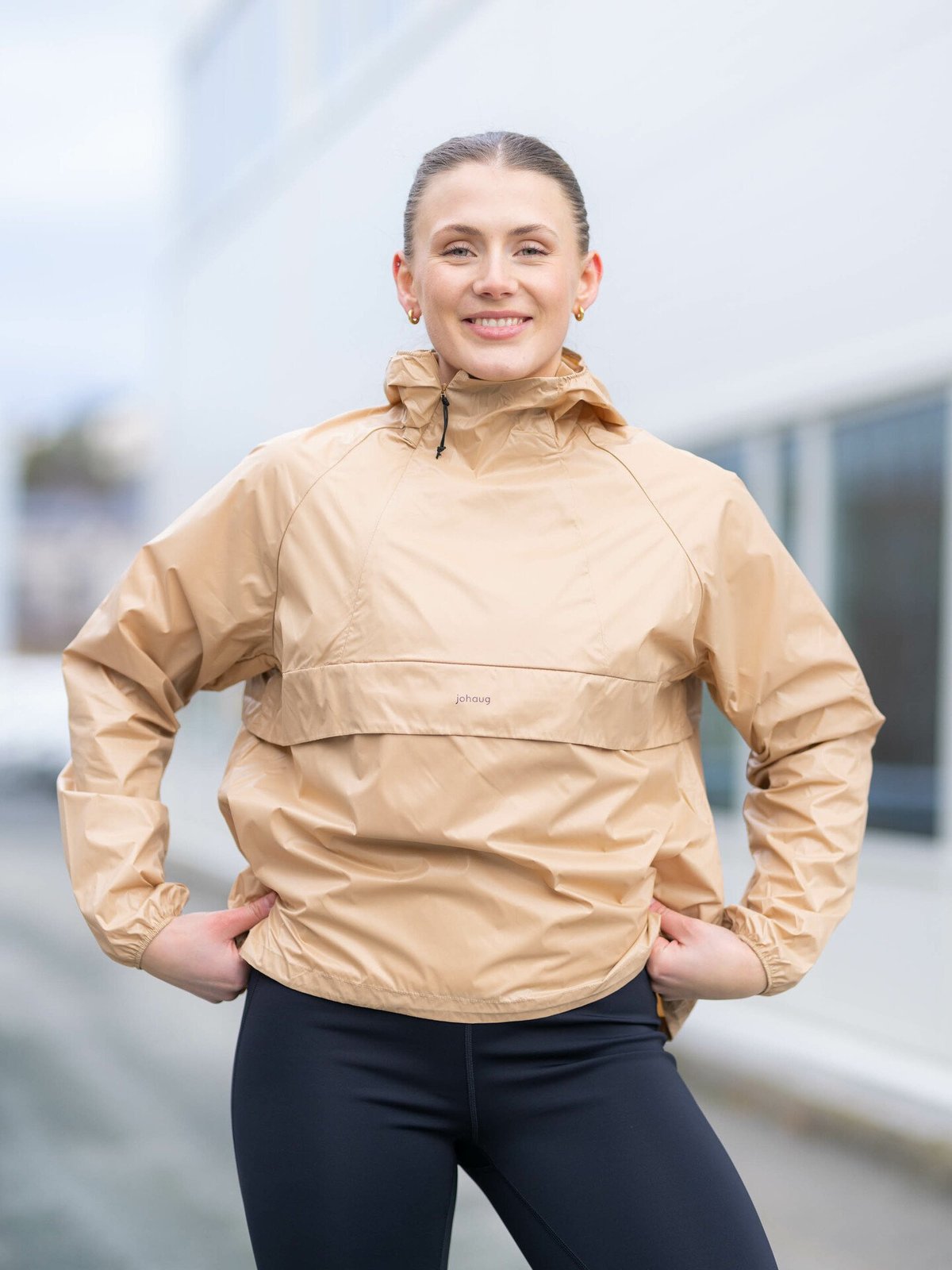 Johaug Windy Light Anorak Tan