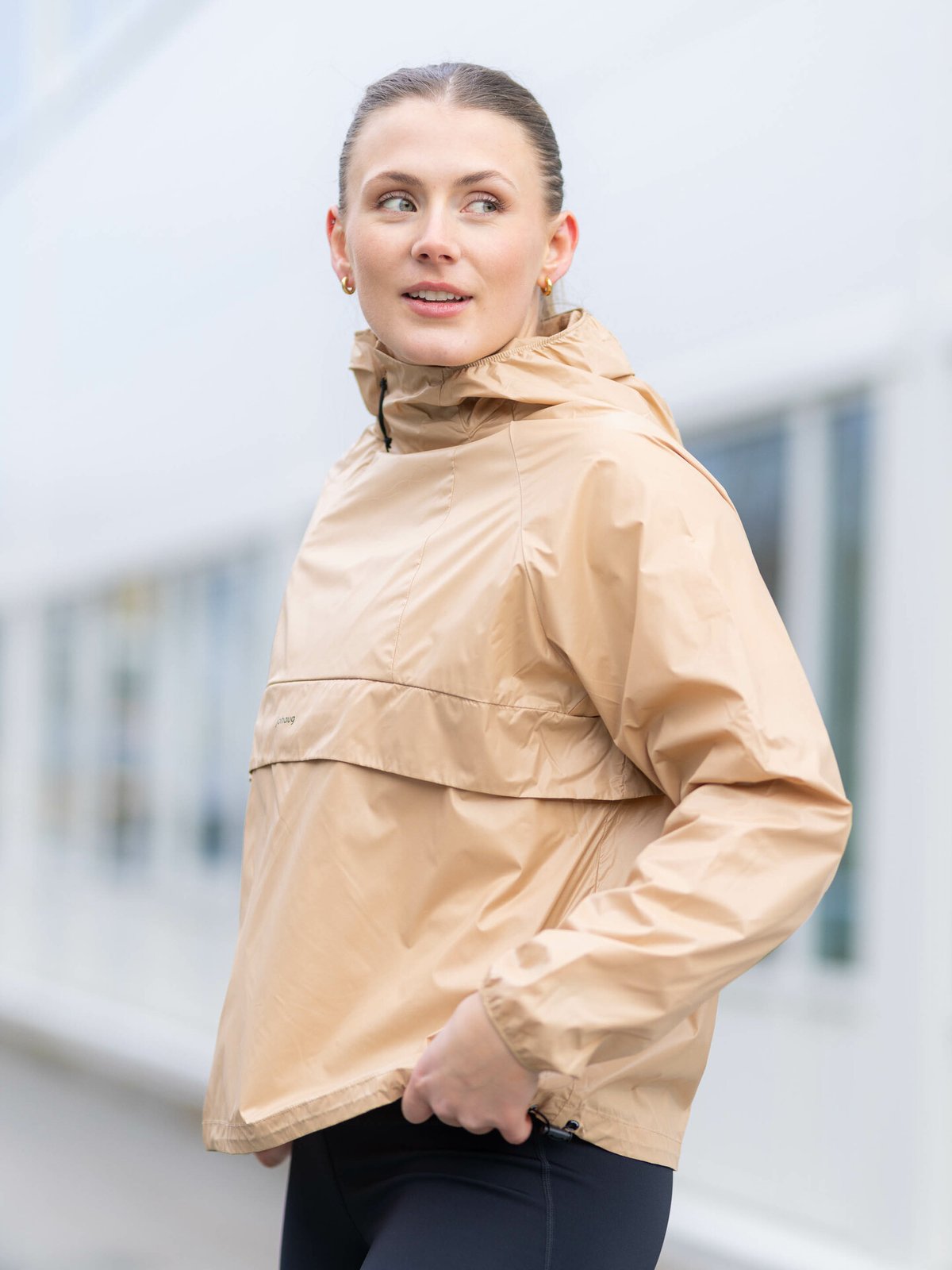 Johaug Windy Light Anorak Tan
