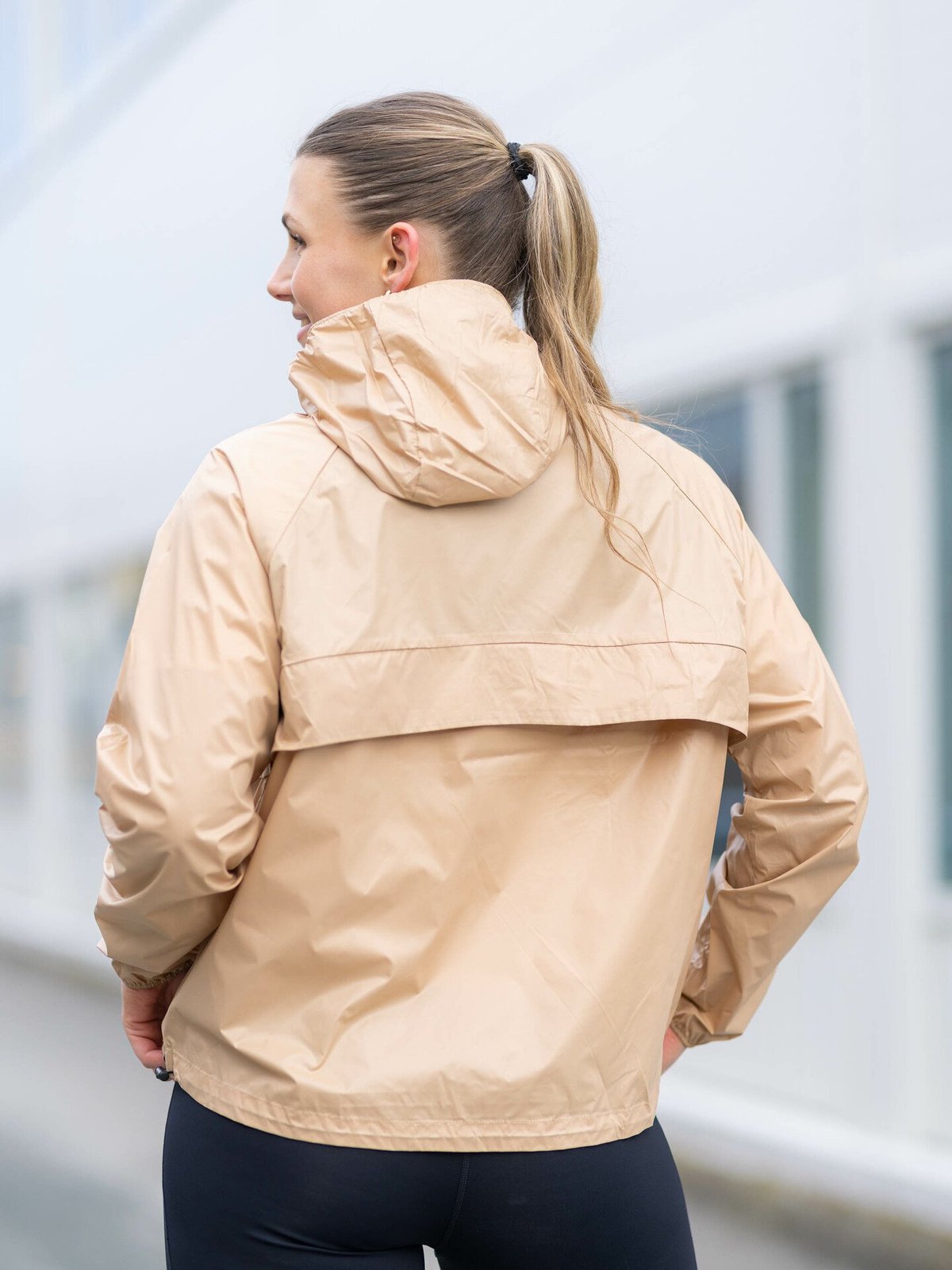 Johaug Windy Light Anorak Tan