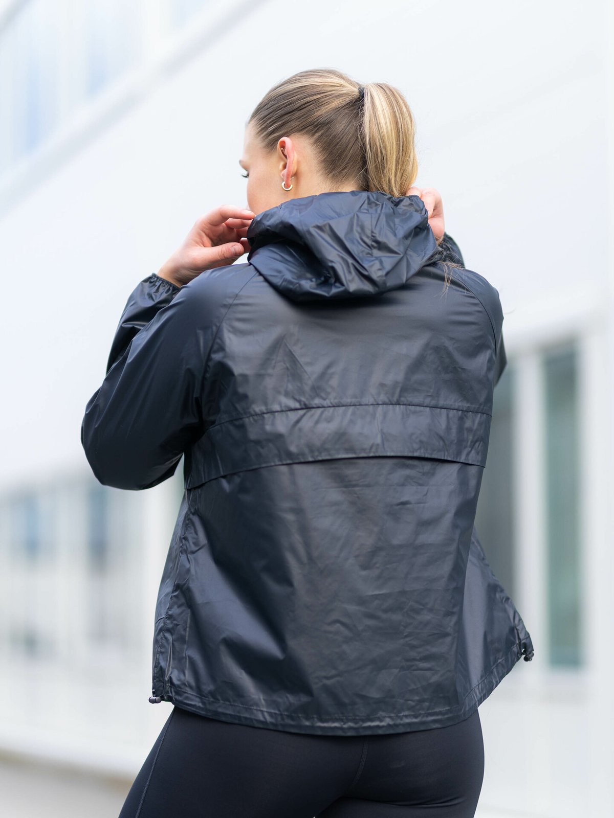 Johaug Windy Light Anorak True Black