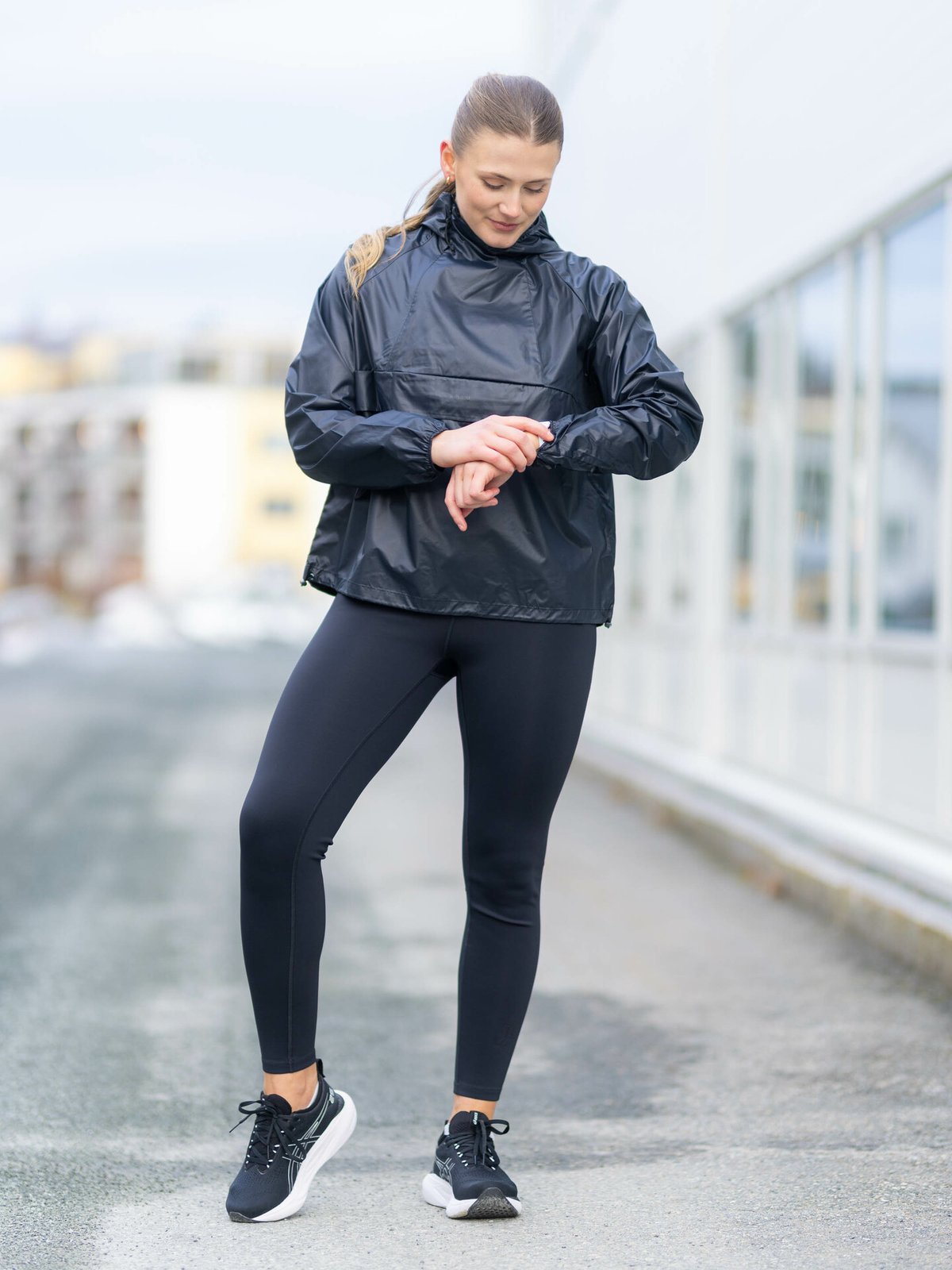 Johaug Windy Light Anorak True Black