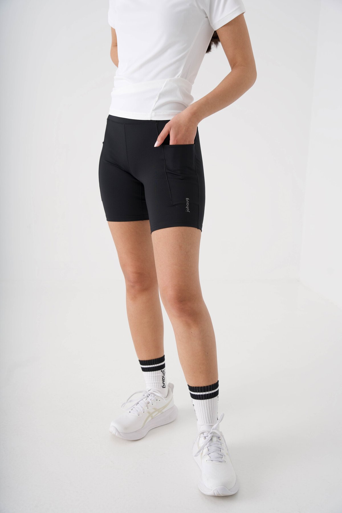 Johaug Impact Tights 7,5 Inch Sort