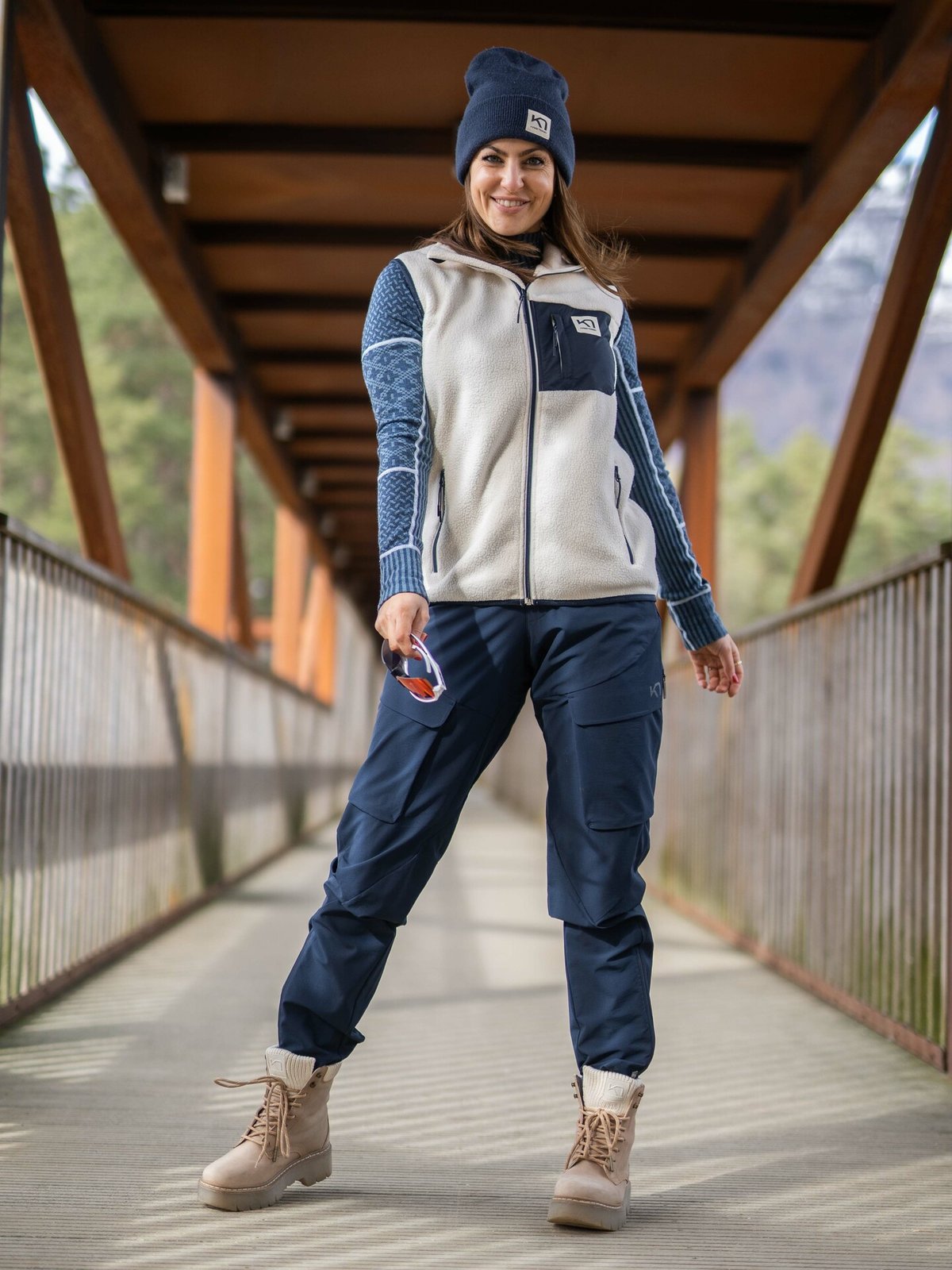 Kari Traa Røthe Vest Nwhite