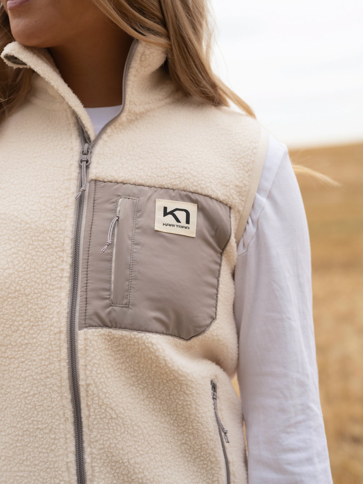 Kari Traa Røthe Vest Bjerk White