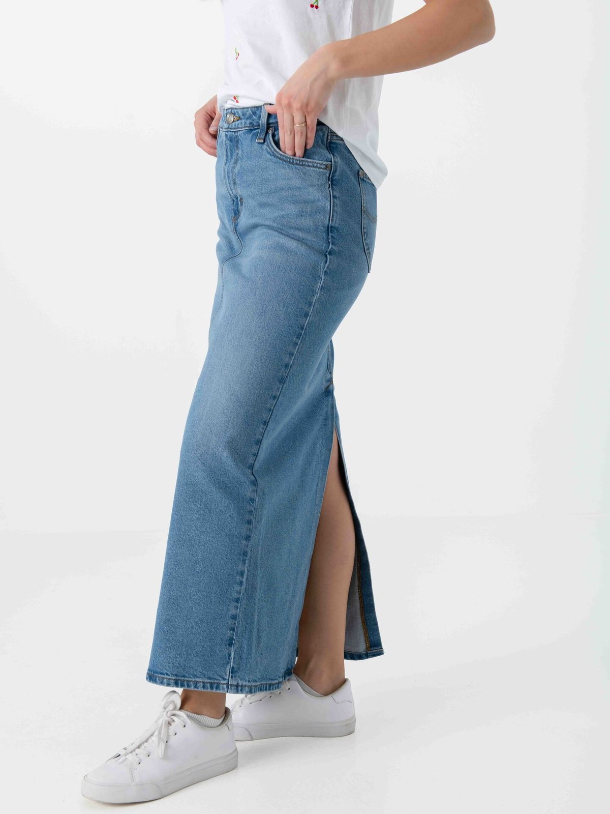 Lee Back Slit Maxi Skirt Tinted Blue