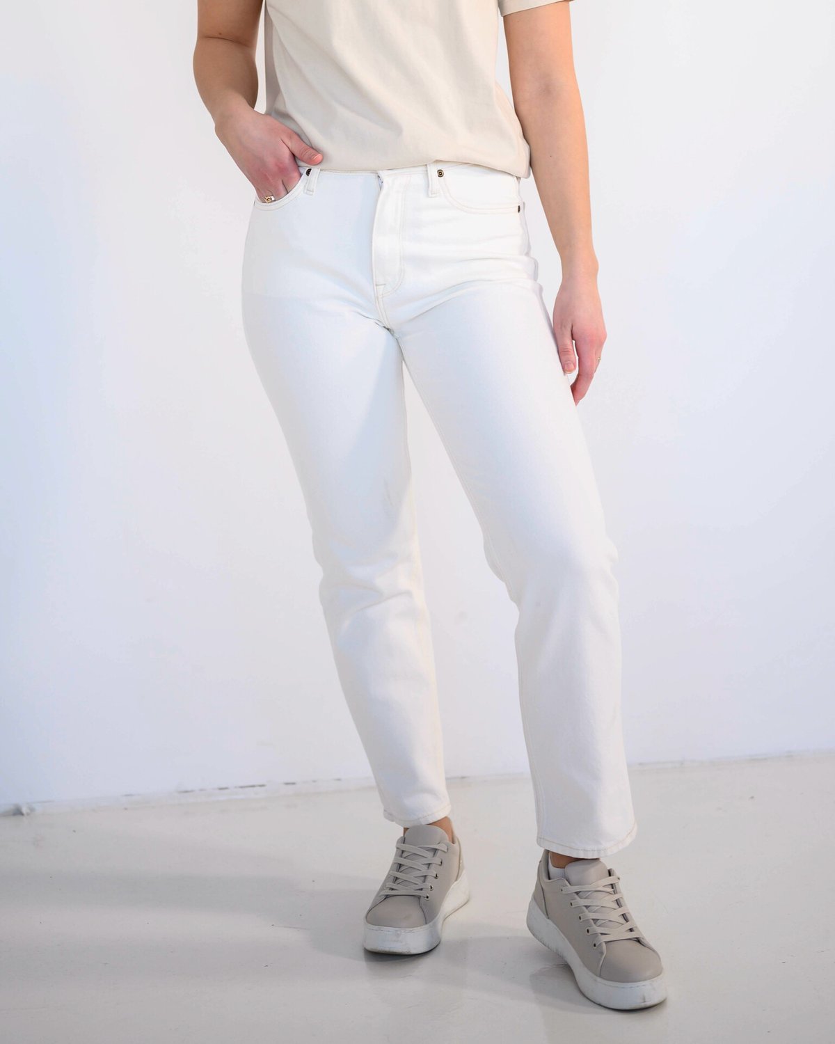 Lee Carol Straight Concrete White