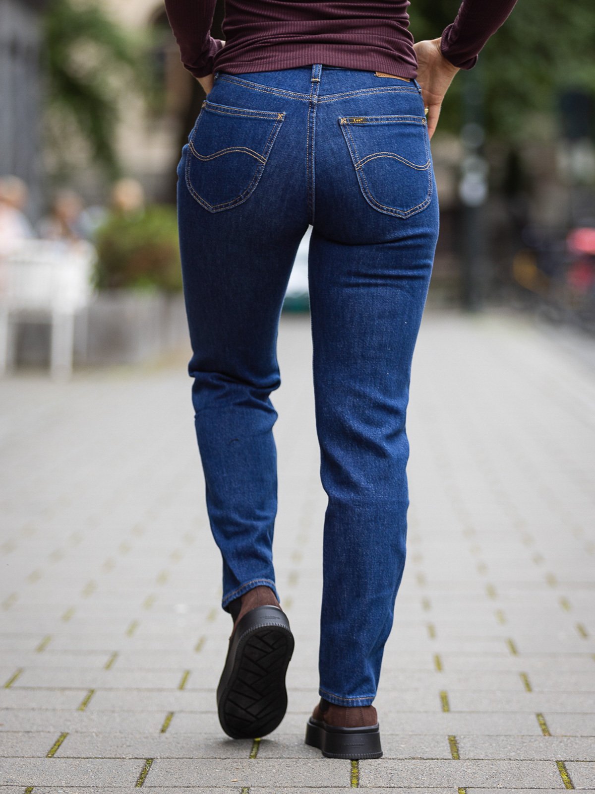 Lee Carol Straight Dark Hydro