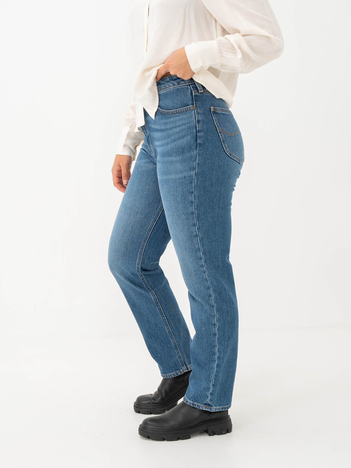 Lee Carol Straight Worn Iris