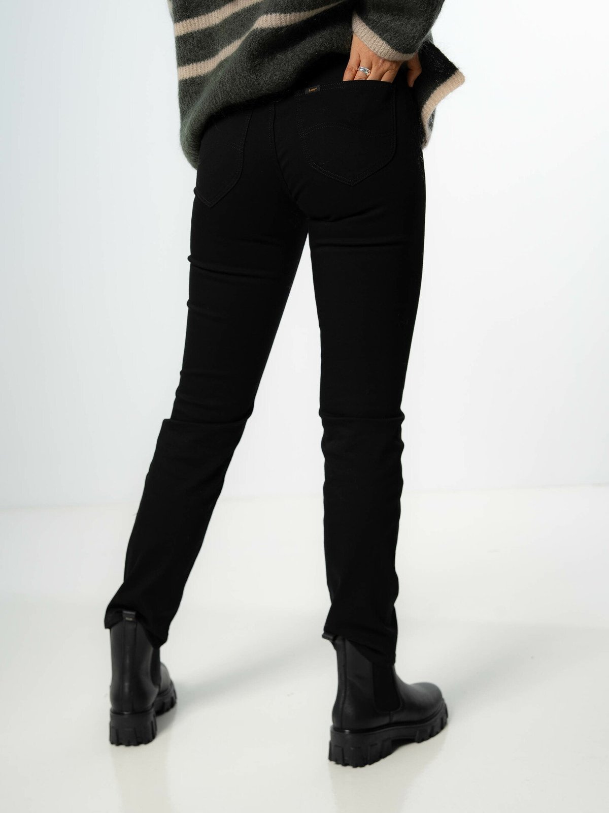 Lee Marion Straight Black Rinse