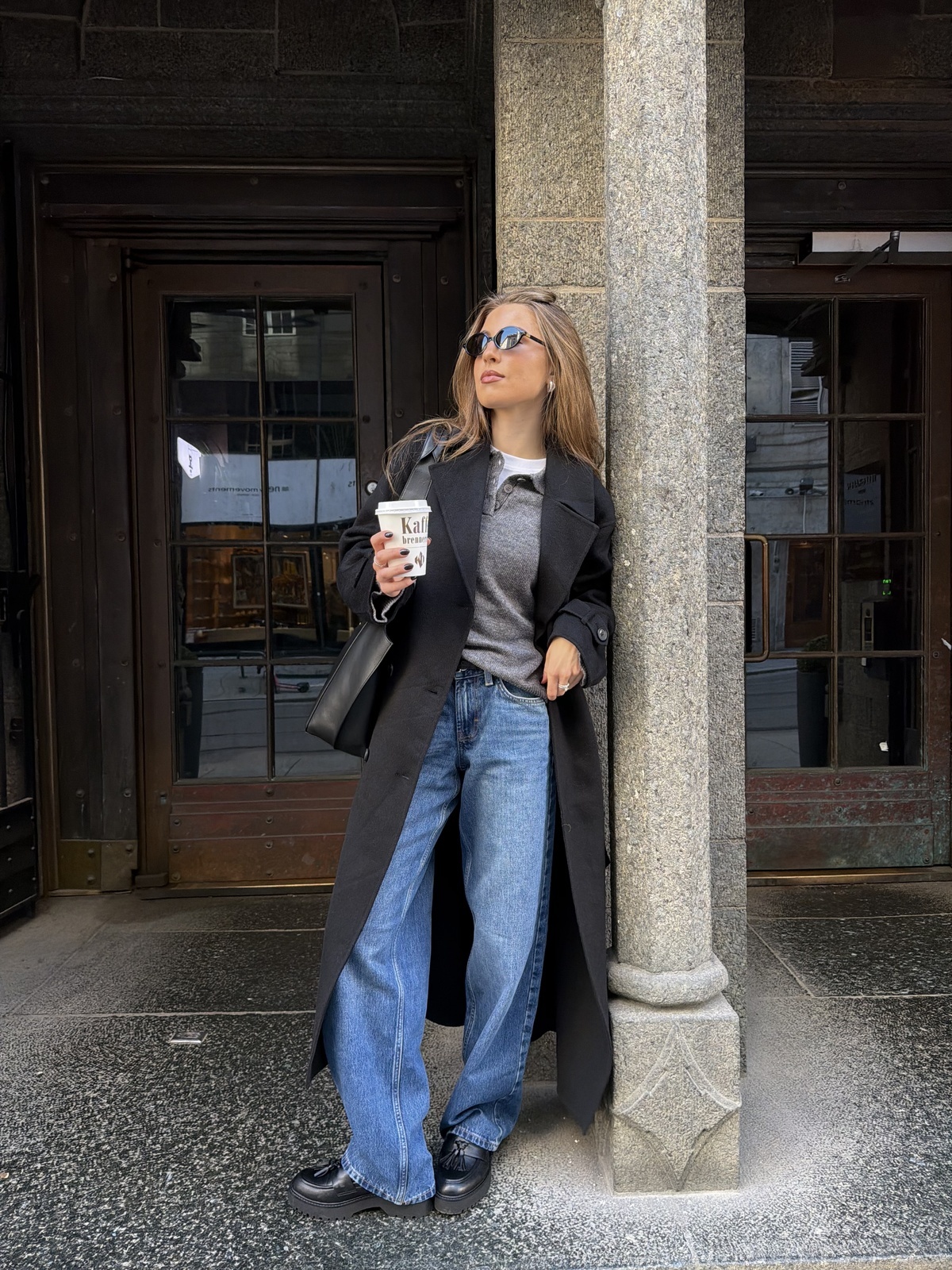 Løøv Elm Long Coat Black