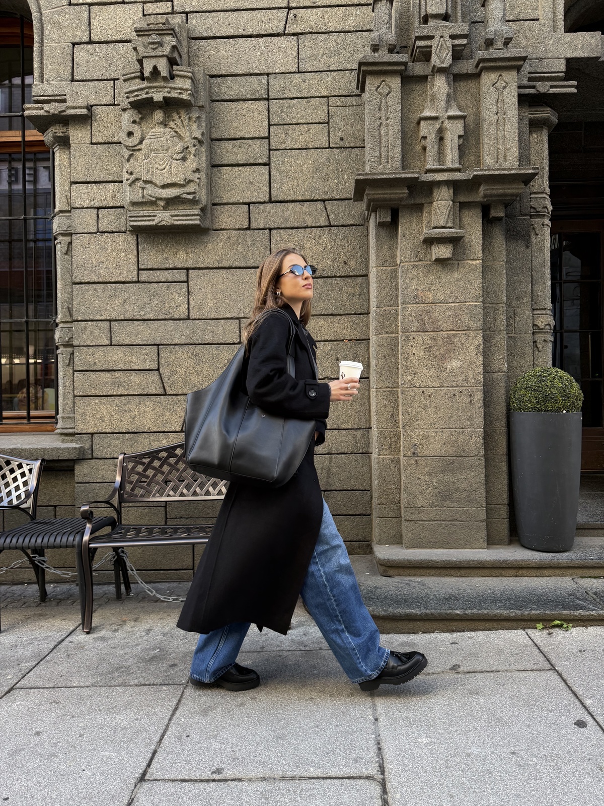Løøv Elm Long Coat Black