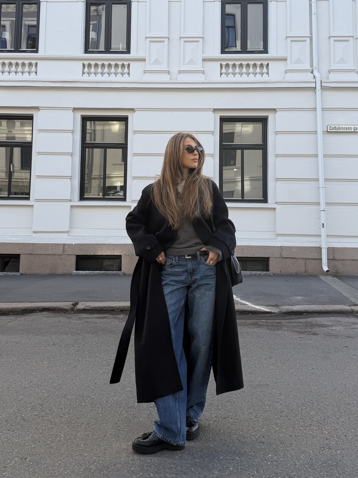 Løøv Elm Long Coat Black