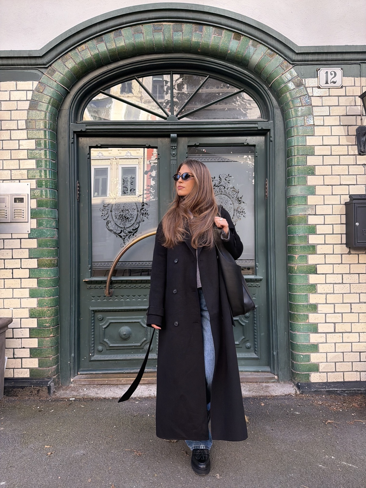 Løøv Elm Long Coat Black