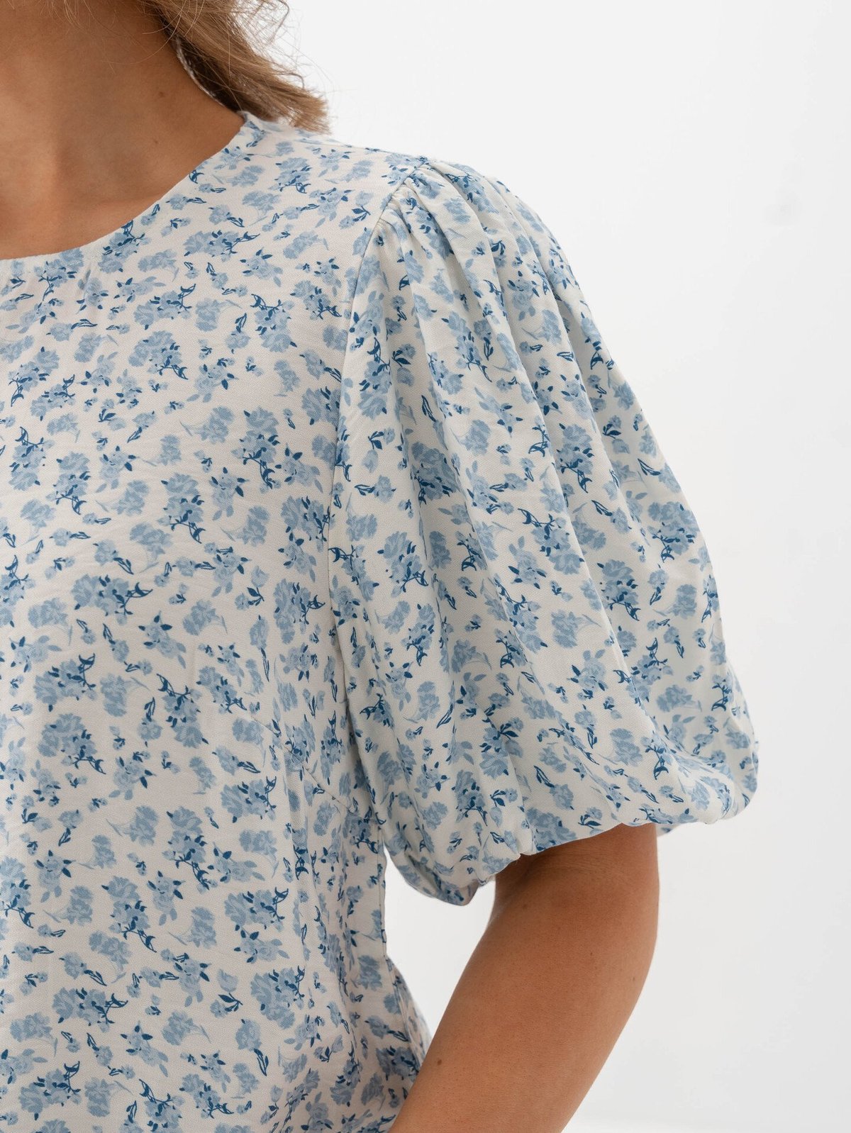 MSCH Copenhagen Cajsa Karalynn 2/4 Top Skyway Flower