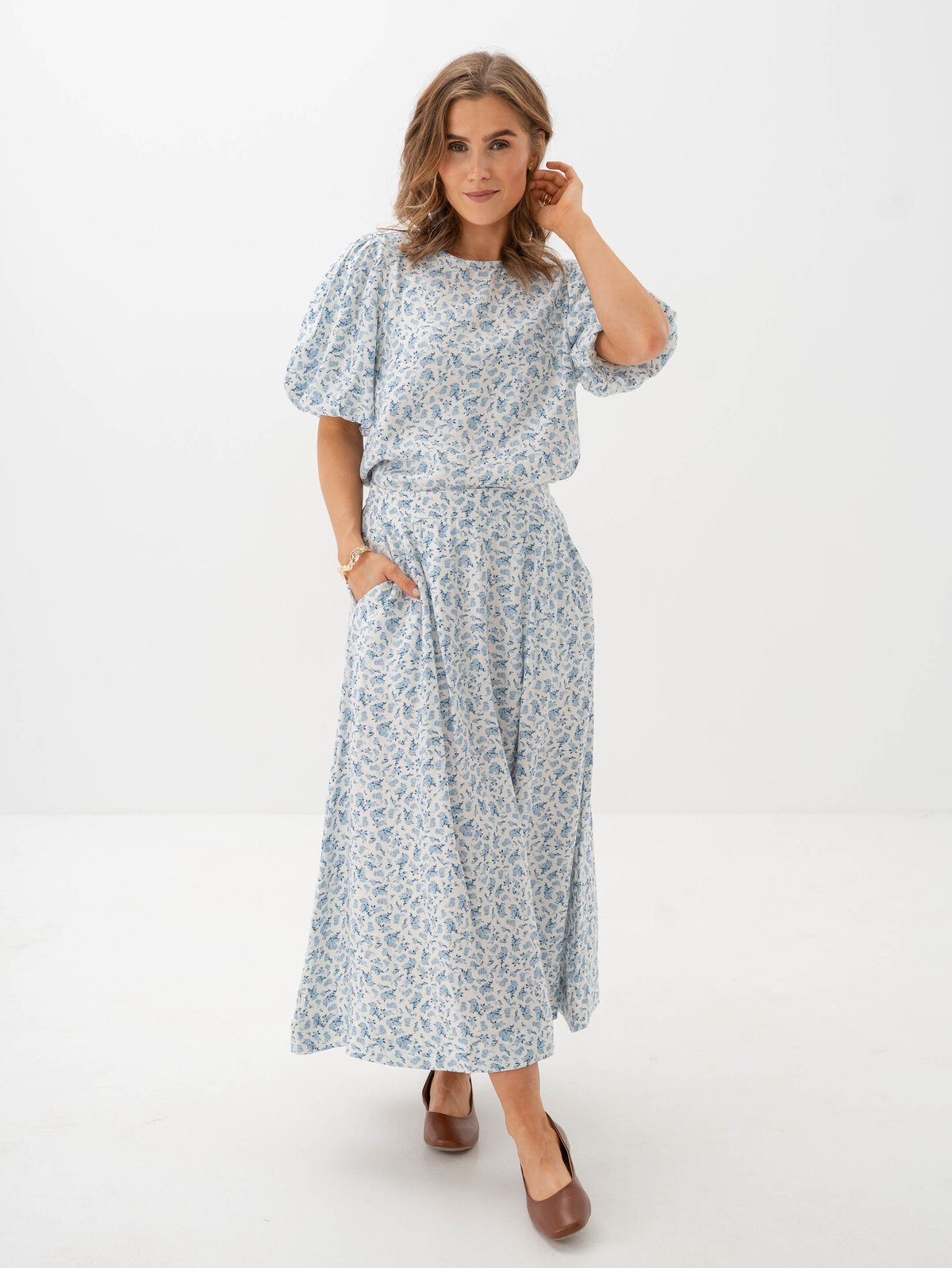 MSCH Copenhagen Cajsa Karalynn 2/4 Top Skyway Flower