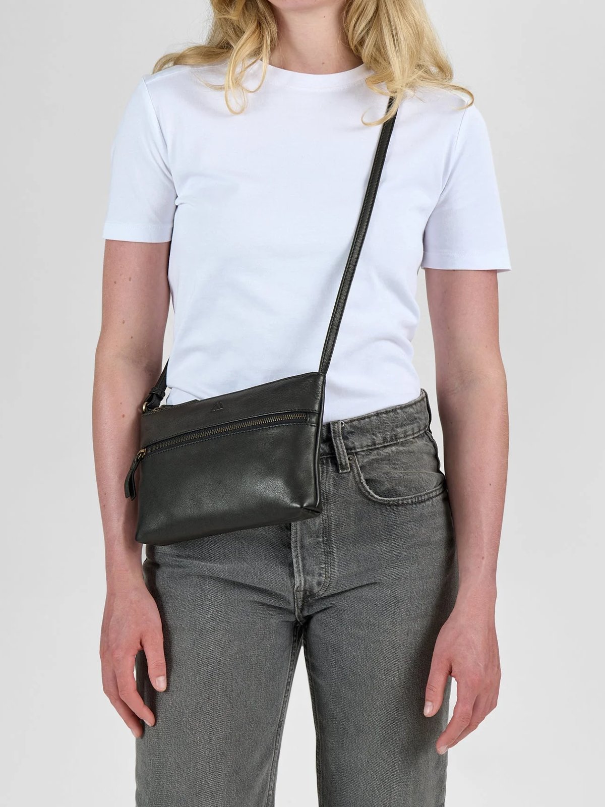 Markberg JolieMBG Cross. Bag Black w/Br. Gold