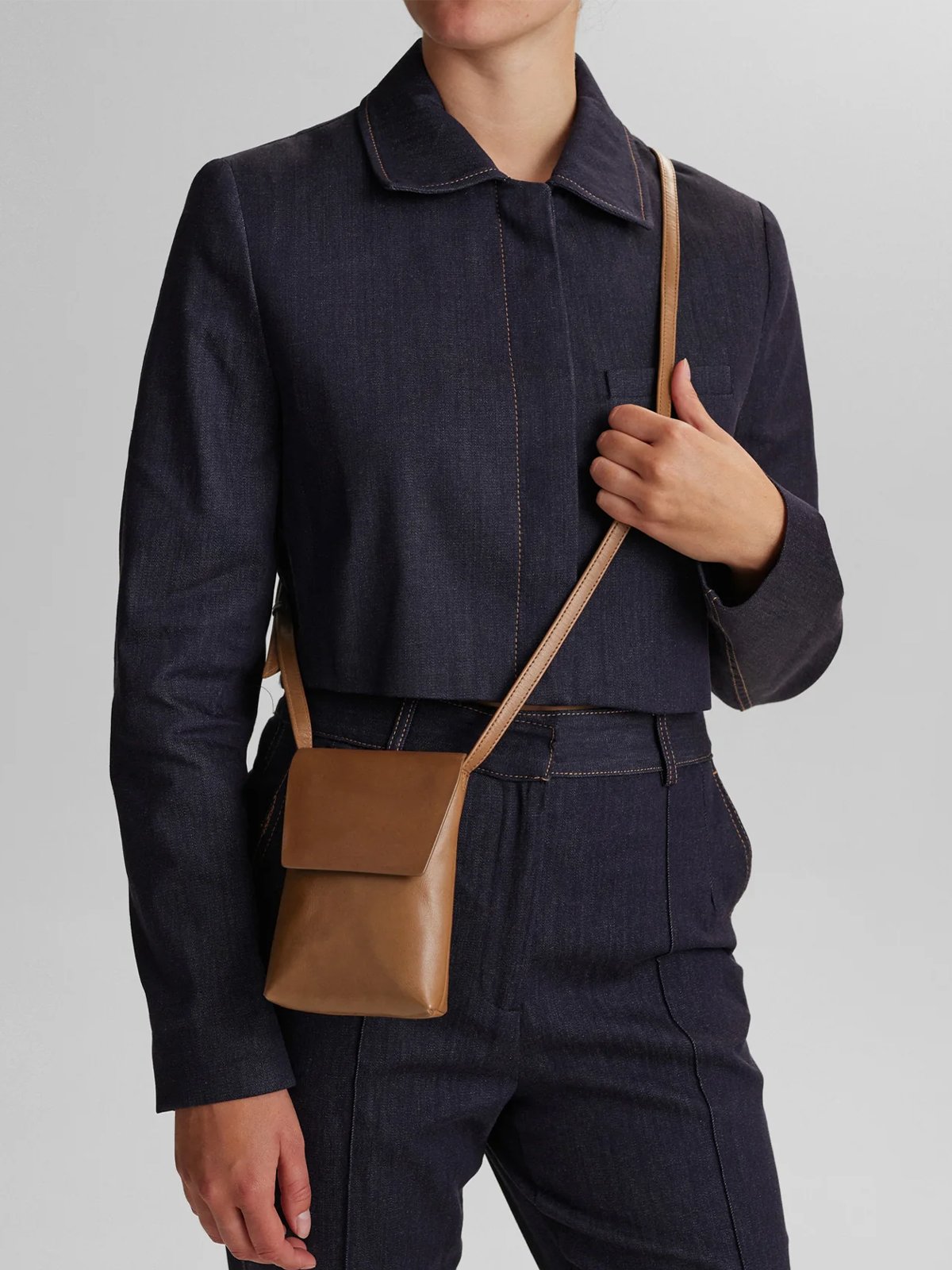 Markberg RaveaMBG Phone Bag Chestnut