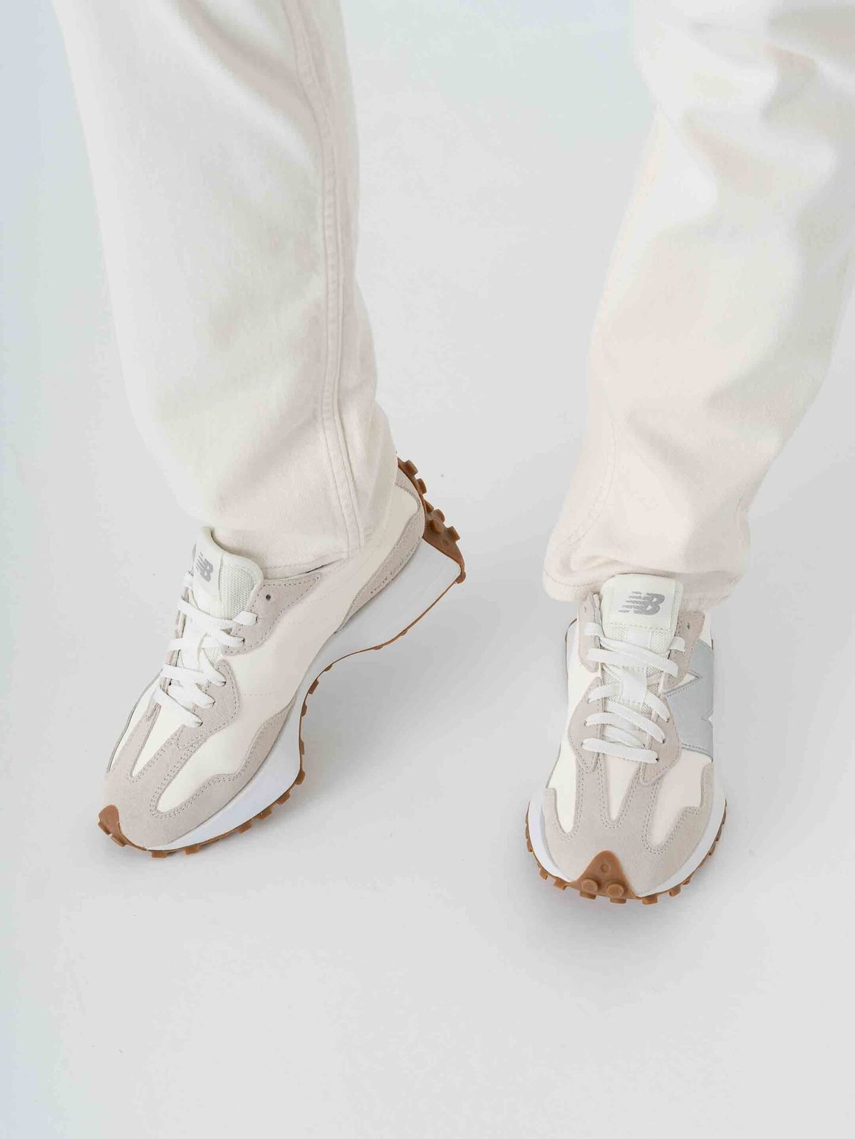 New Balance W327 Beige