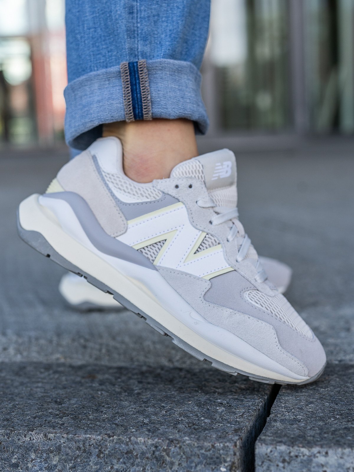 New Balance W5740 Moonbeam / Dawn Glow