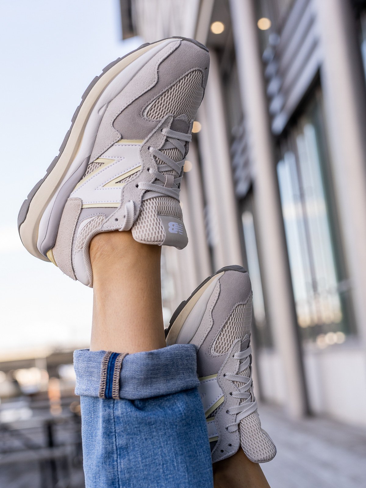 New Balance W5740 Moonbeam / Dawn Glow