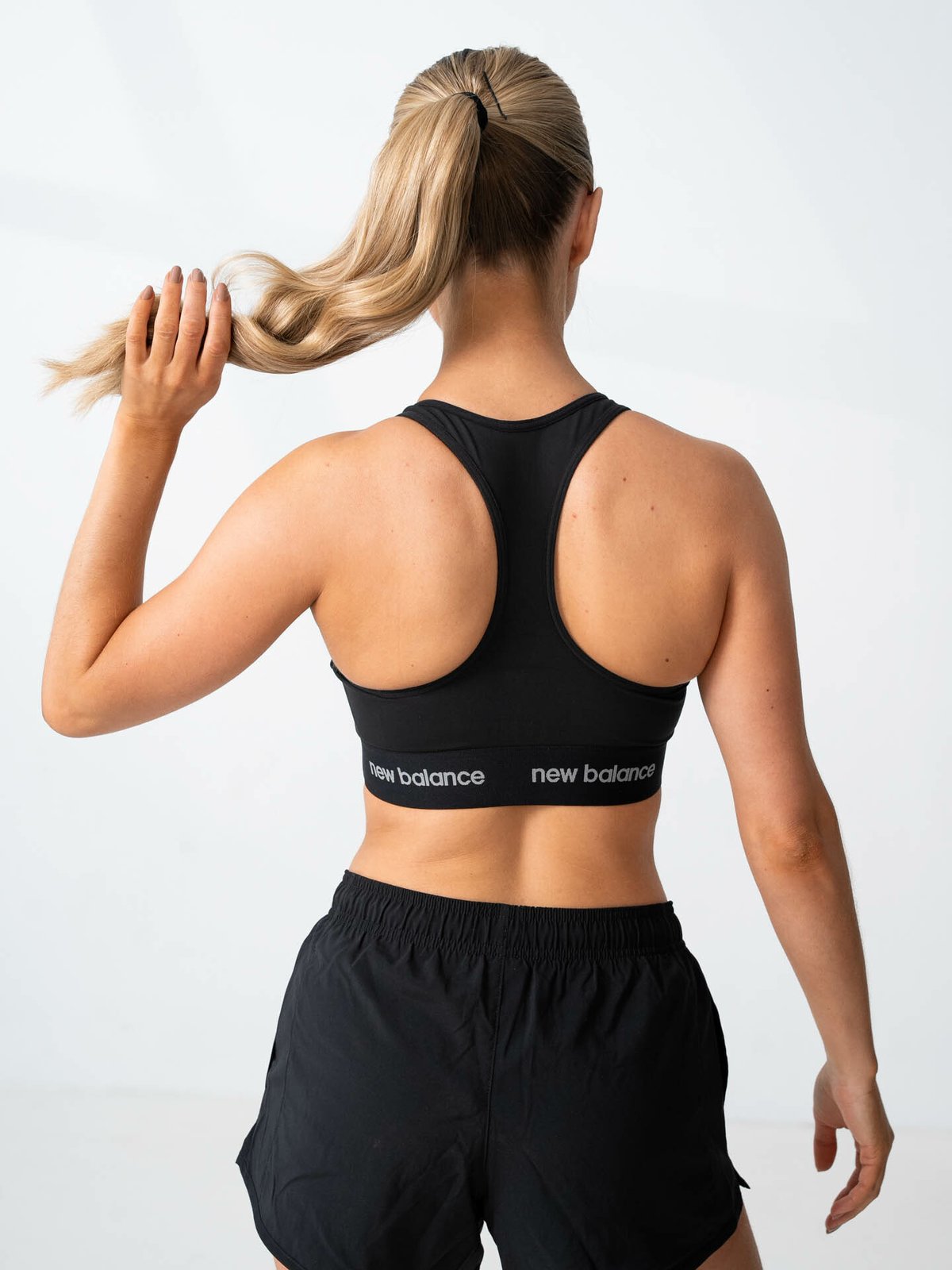 New Balance Sleek Medium support Bra Black