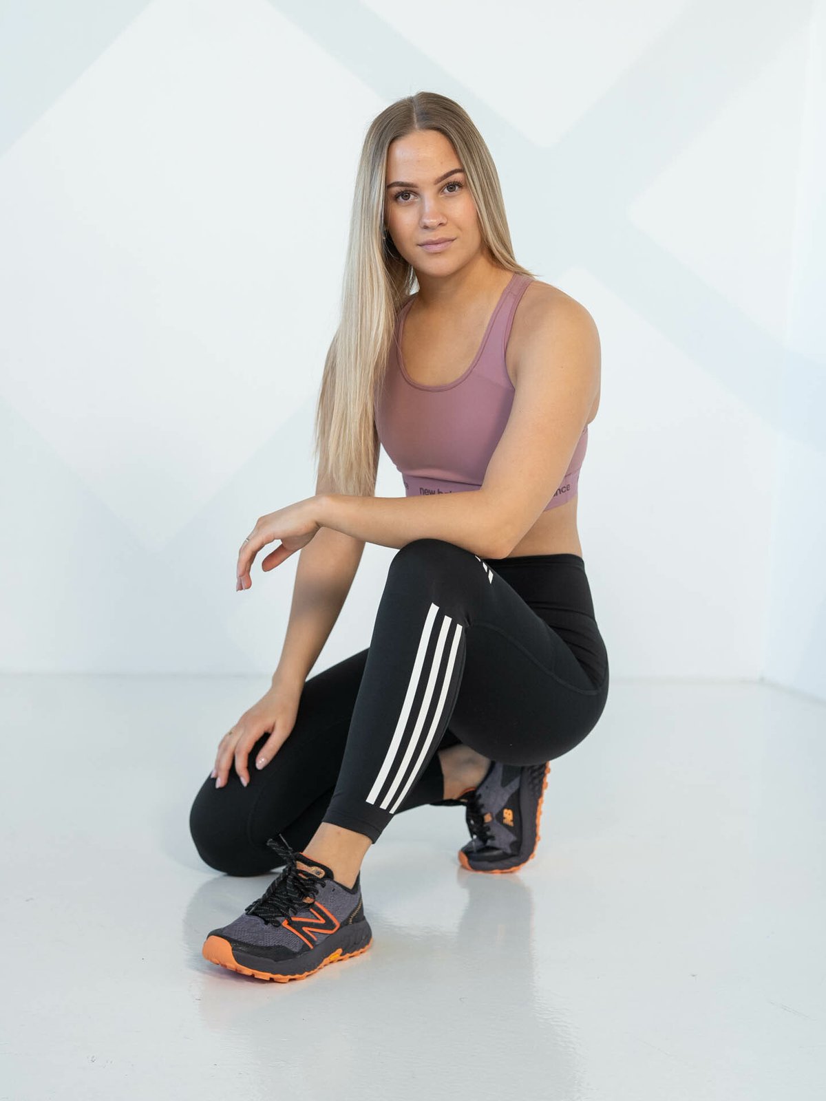 New Balance Sleek Medium support Bra Rosewood