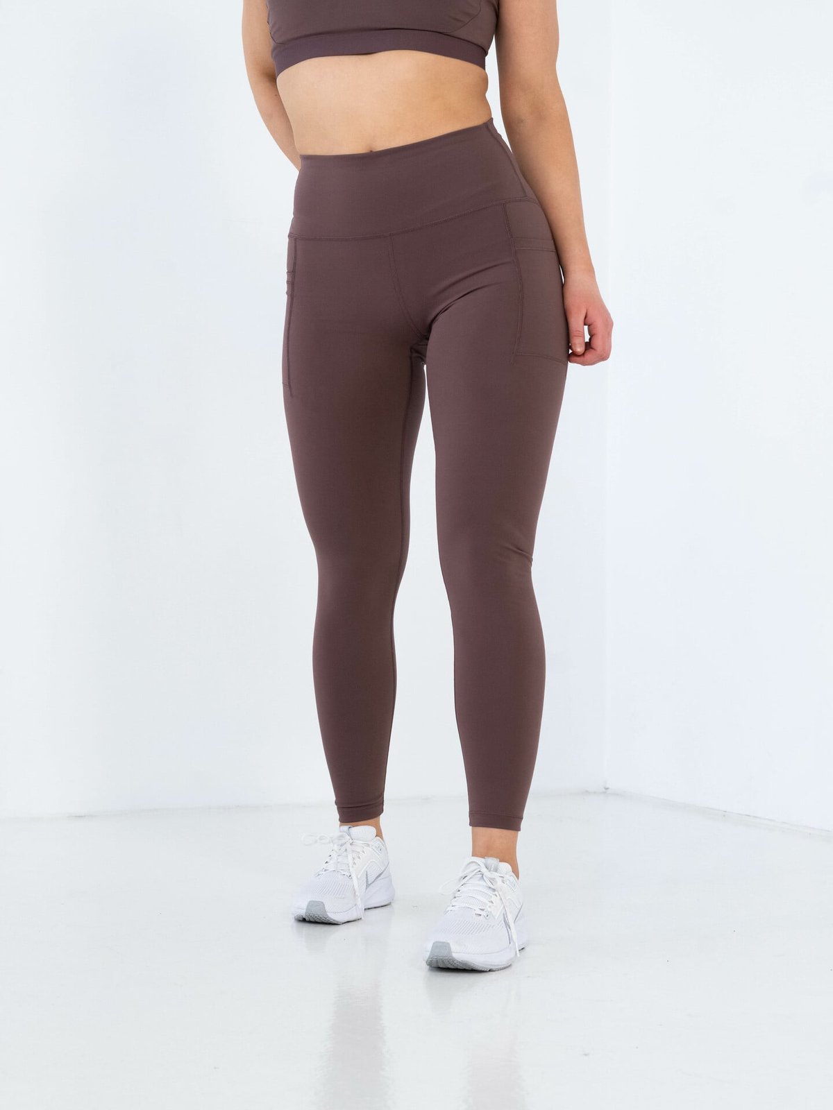 New Balance Sleek High Rise Legging LIE