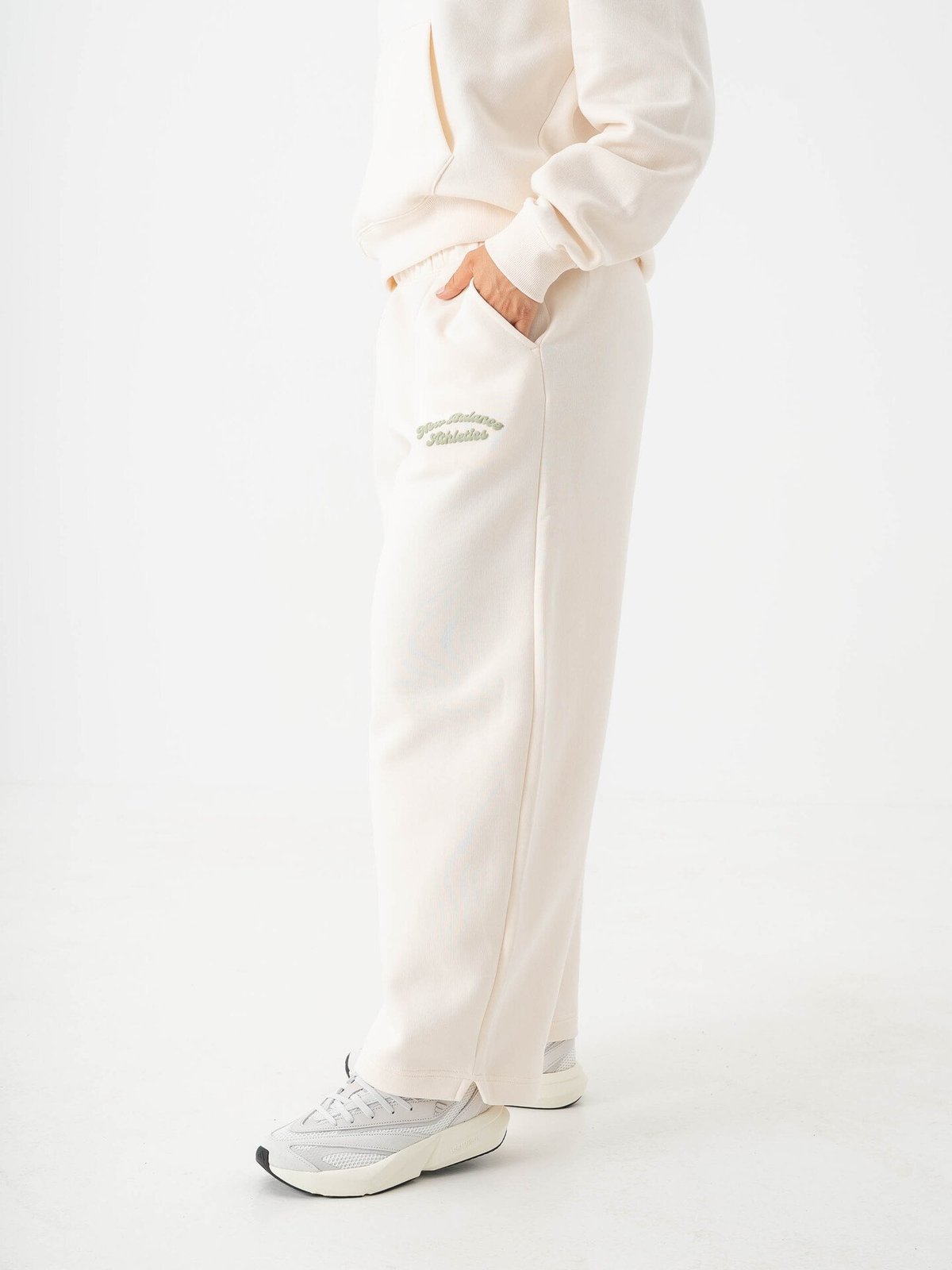 New Balance Linear Heritage Fleece Barrel Leg Pant Permafrost