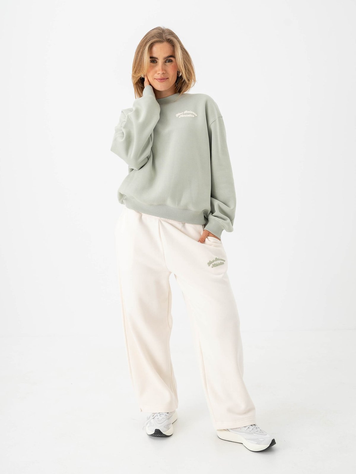 New Balance Linear Heritage Fleece Barrel Leg Pant Permafrost