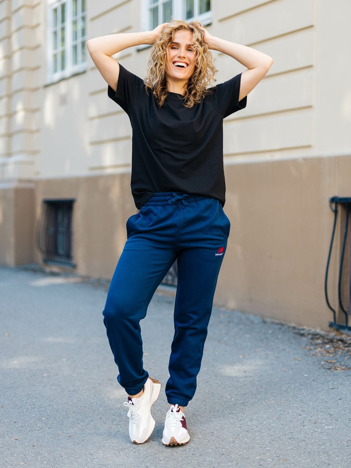 New Balance WS327 Beige