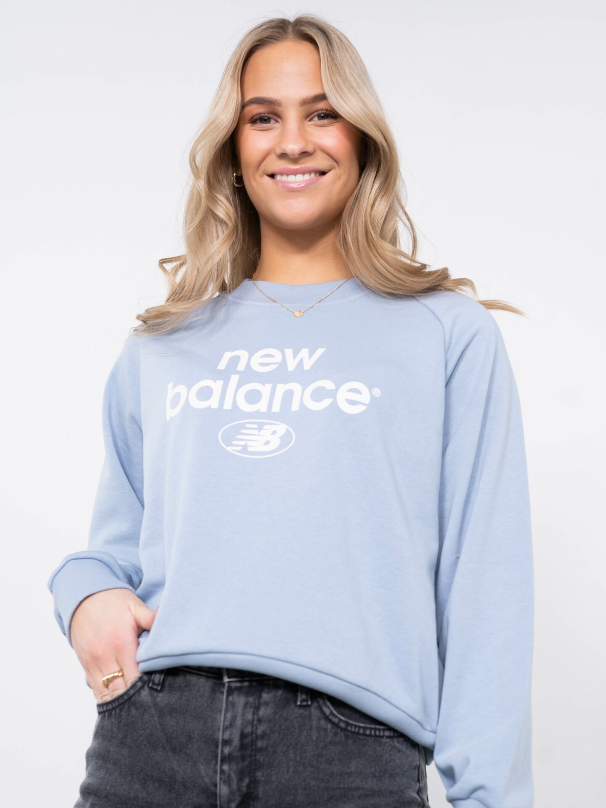 New Balance Essentials Graphic Crew Light Arctic Grey