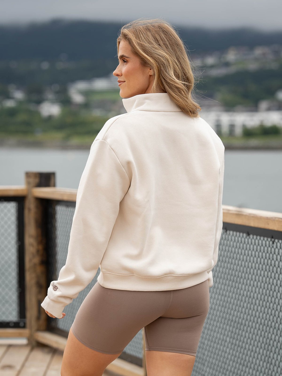 New Balance Graphic Quarter Zip Linen