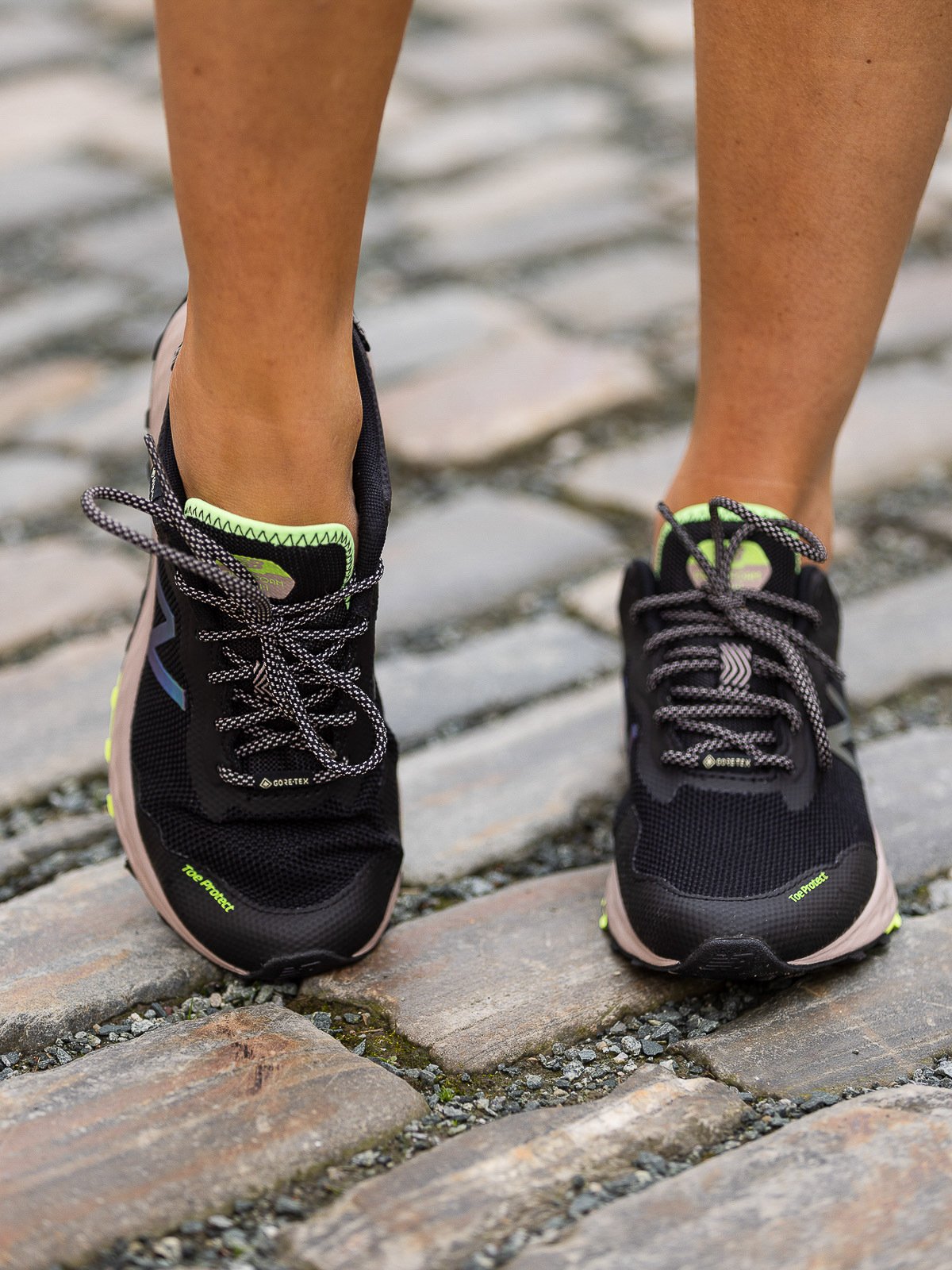 New Balance Arishi Gore Tex Black / Au Lait / Bleached Lime Glo