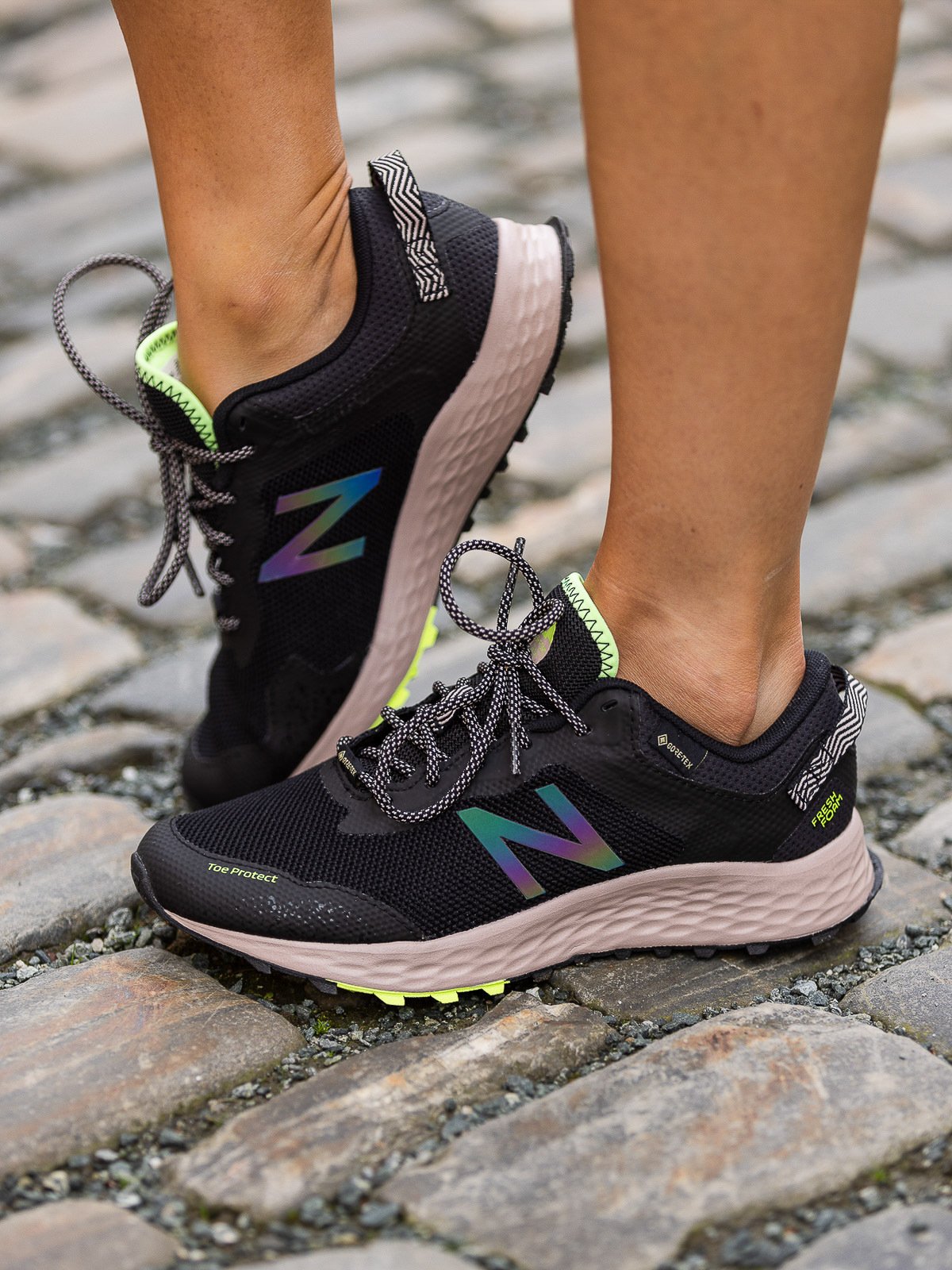 New Balance Arishi Gore Tex Black / Au Lait / Bleached Lime Glo