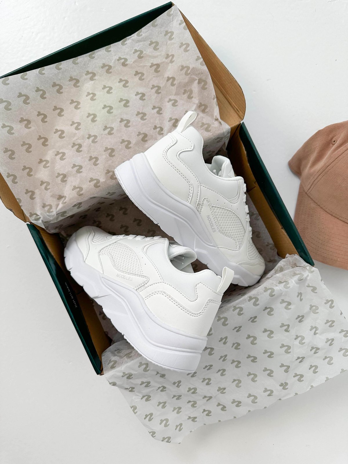 Noodles Runabout White